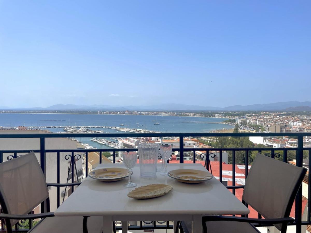 Apartment Marineu *