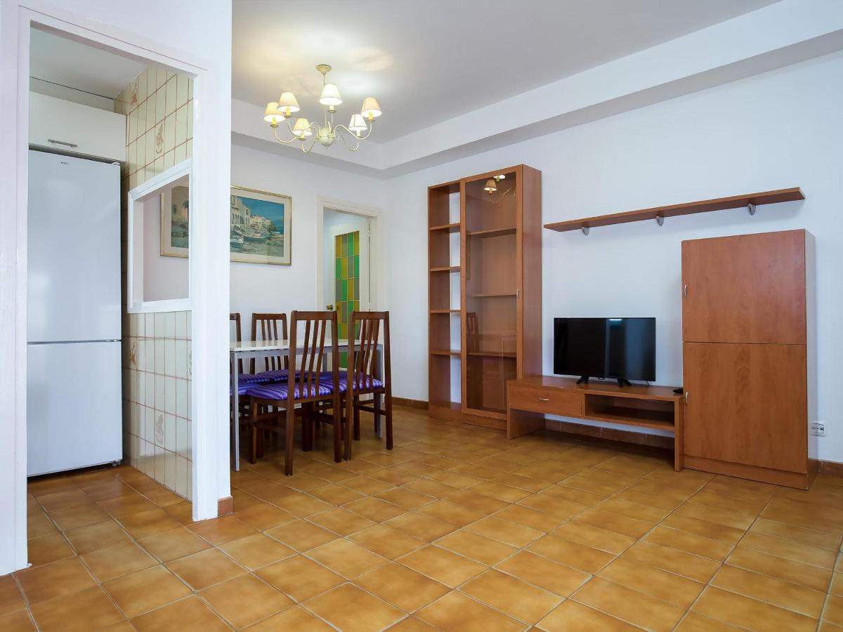 Apartamento En El Port De La Selva: Planta Baja, Terraza Y Wifi A Metros De La Playa - Es-228-52 El Port De La Selva