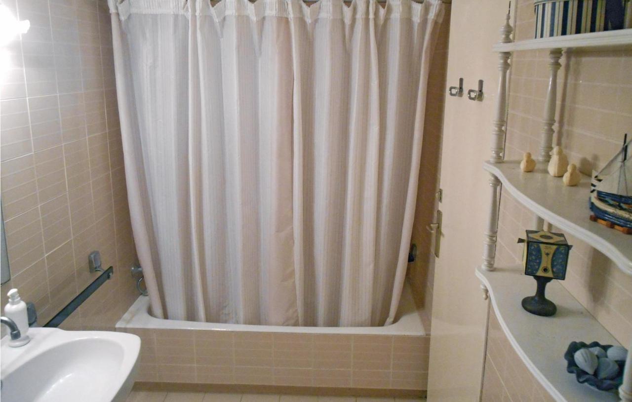4 Bedroom Awesome In Apartamento *