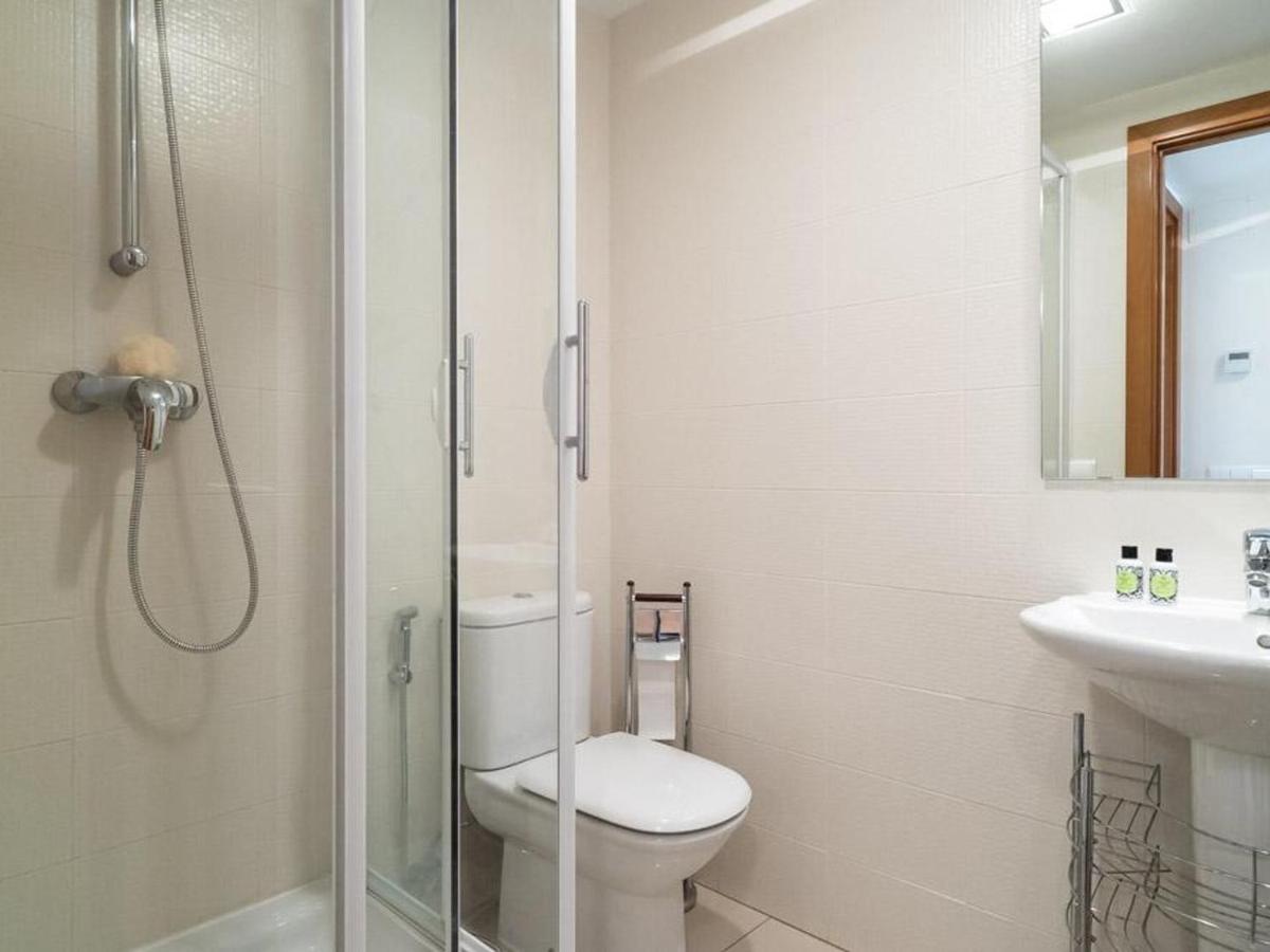 Apartamento Frente A La Playa De Roses, Piscina, Terraza, Ac, Parking, 6 Pers, Ideal Familias - Es-258-13 *