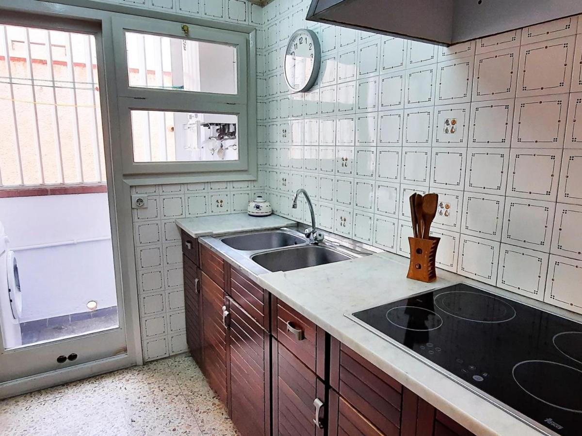 Apartamento En Con 2 Habitaciones, Cocina Equipada Y Estacionamiento - Ideal Familias - Es-170-42 *