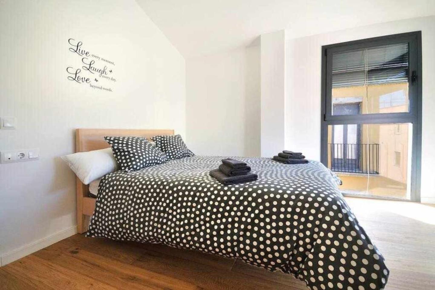 Stunning W Amazing Views In Apartment Girona