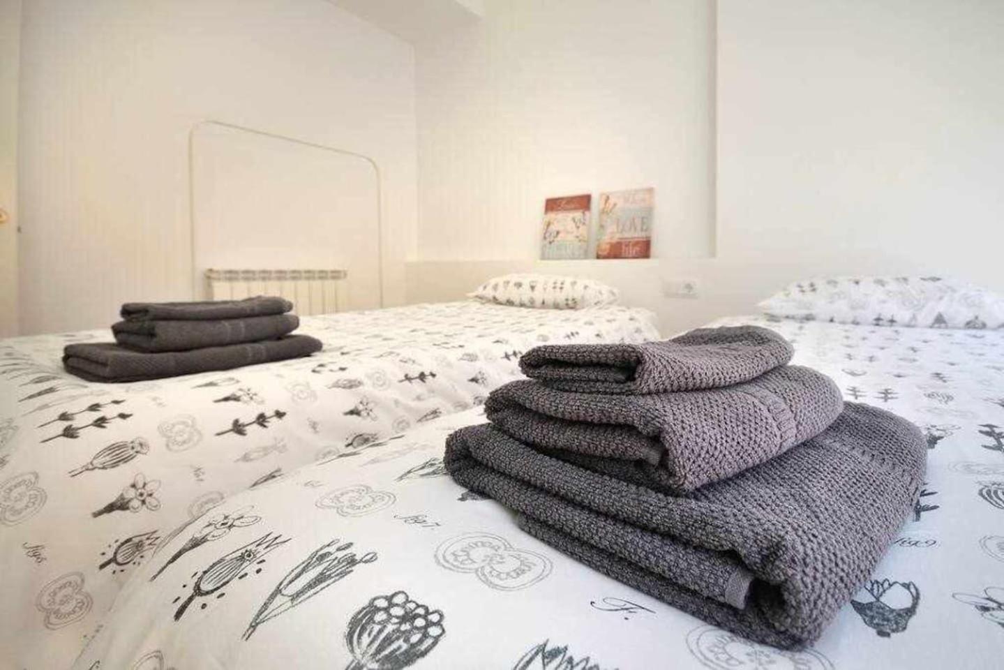 Stunning W Amazing Views In Apartment