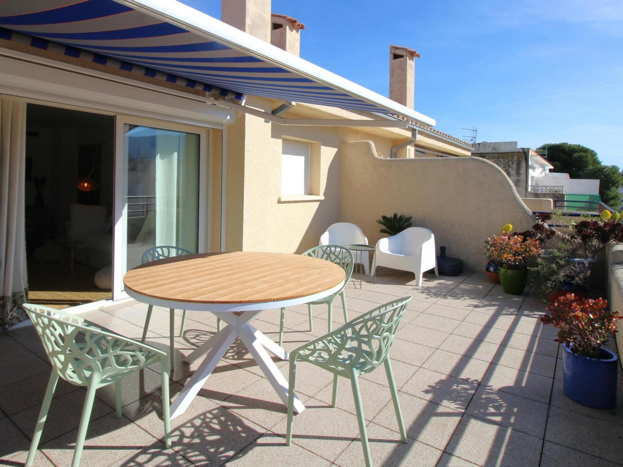 Maritim Ii 2 At.1 - Moderno, Agradable Y Muy Bien Equipado Situado En 1ª Linea De Mar - Es-228-82 Apartamento *