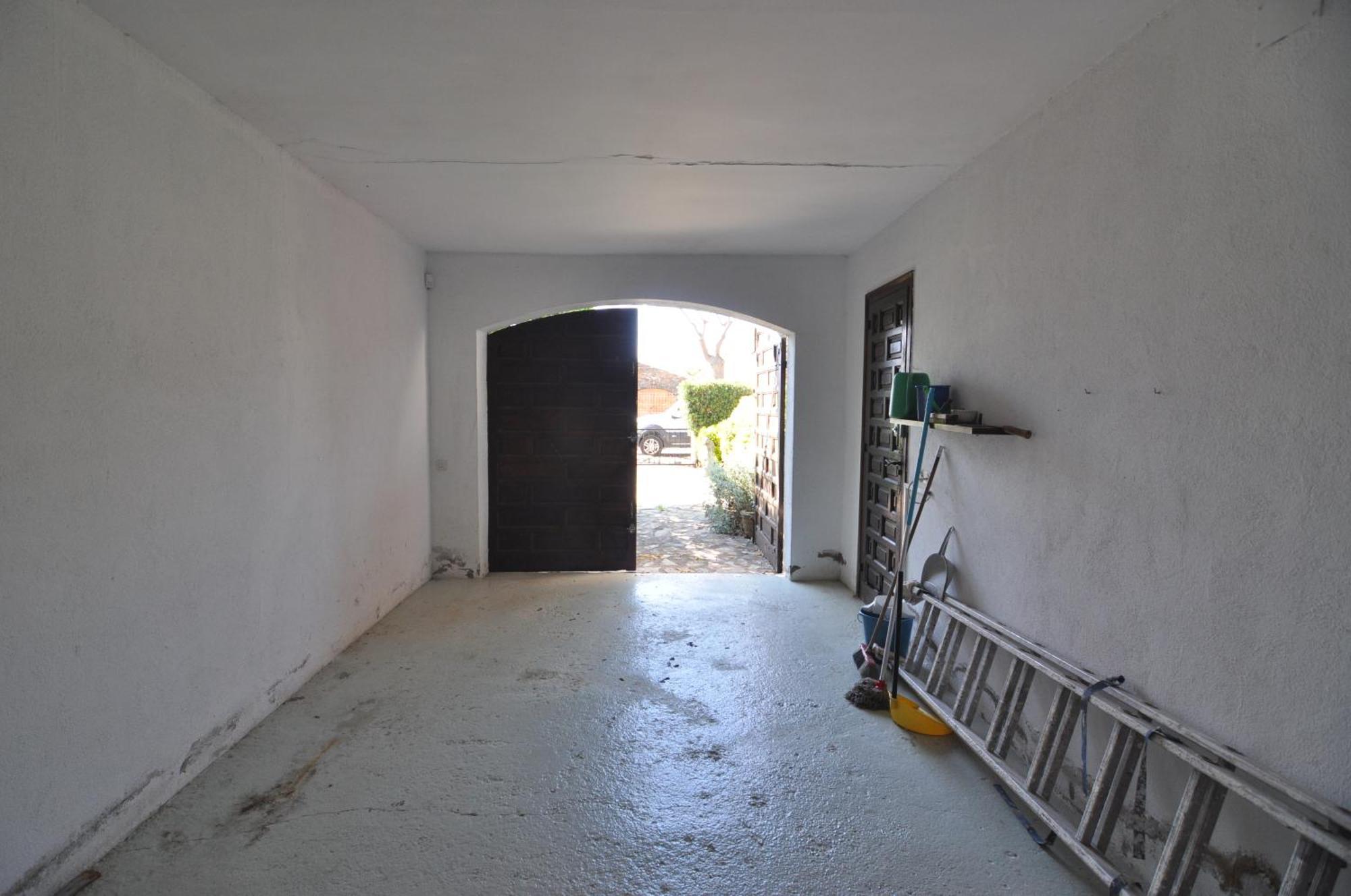 Rnet - Requesens Holiday home *
