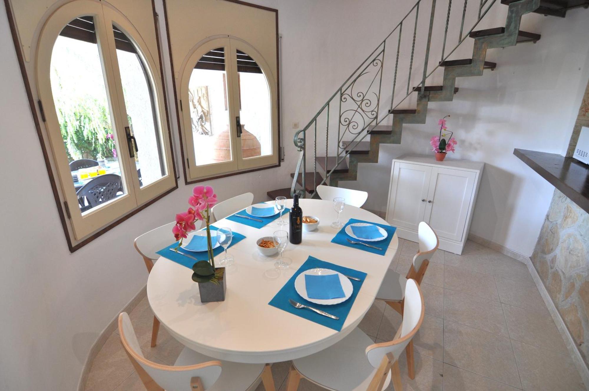 Rnet - Requesens Holiday home