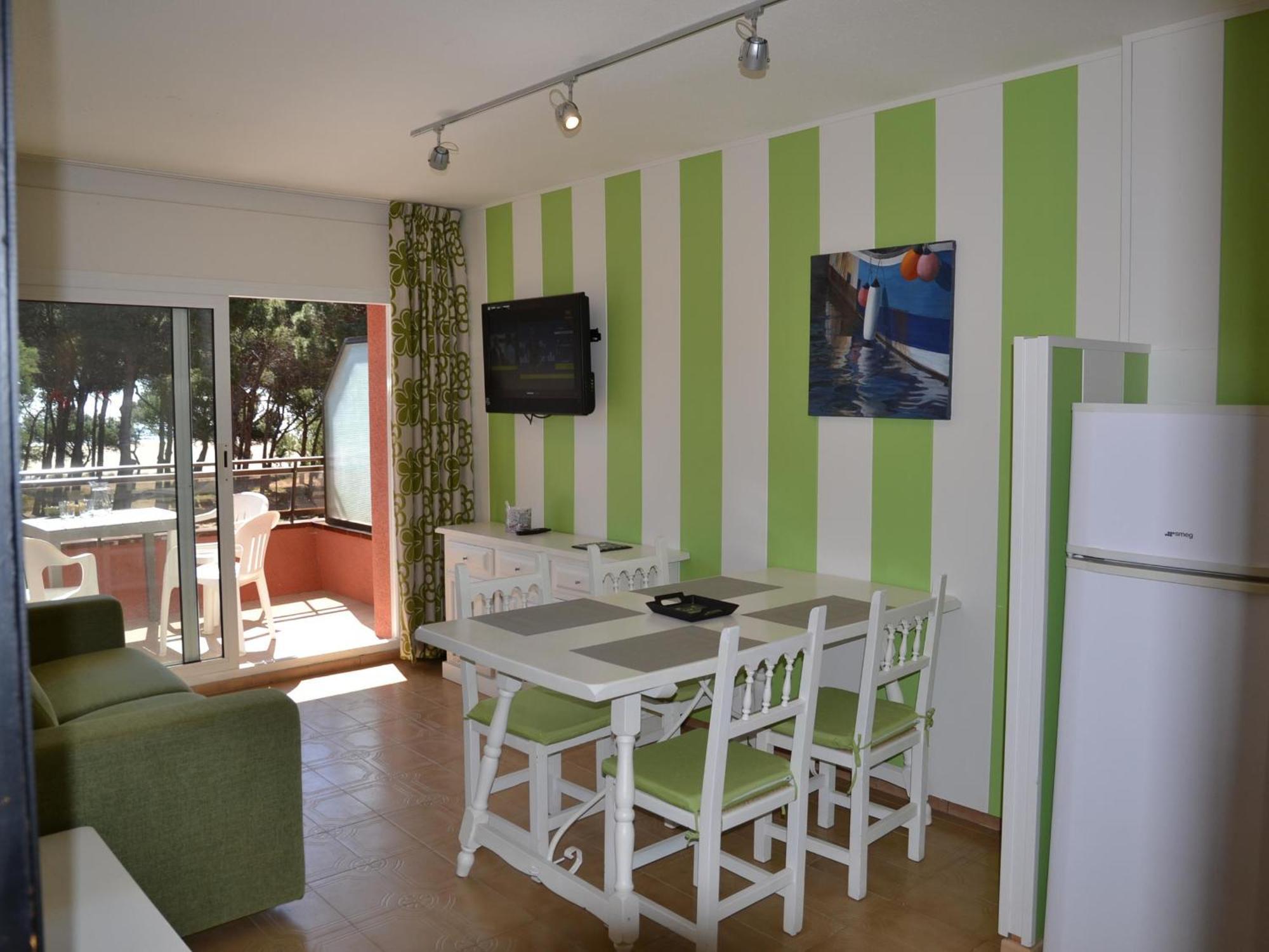 Apartamento En Primera Linea De Playa Con Piscina Y Terraza - - Es-323-26 *