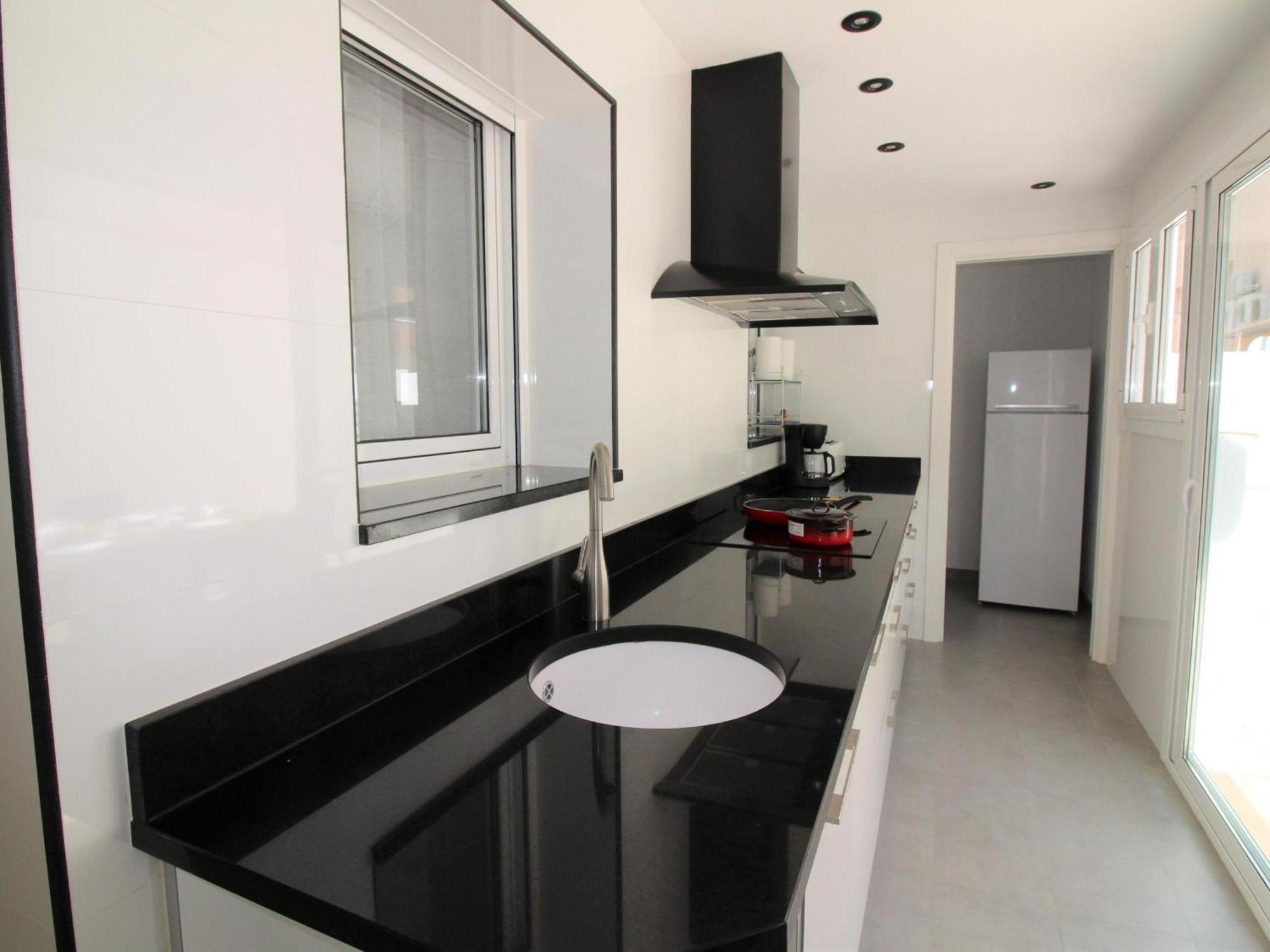 Reformado Con Vista Al Mar, 20m De La Playa, A.a., Garaje, En Centro De - Es-258-12 Apartamento *
