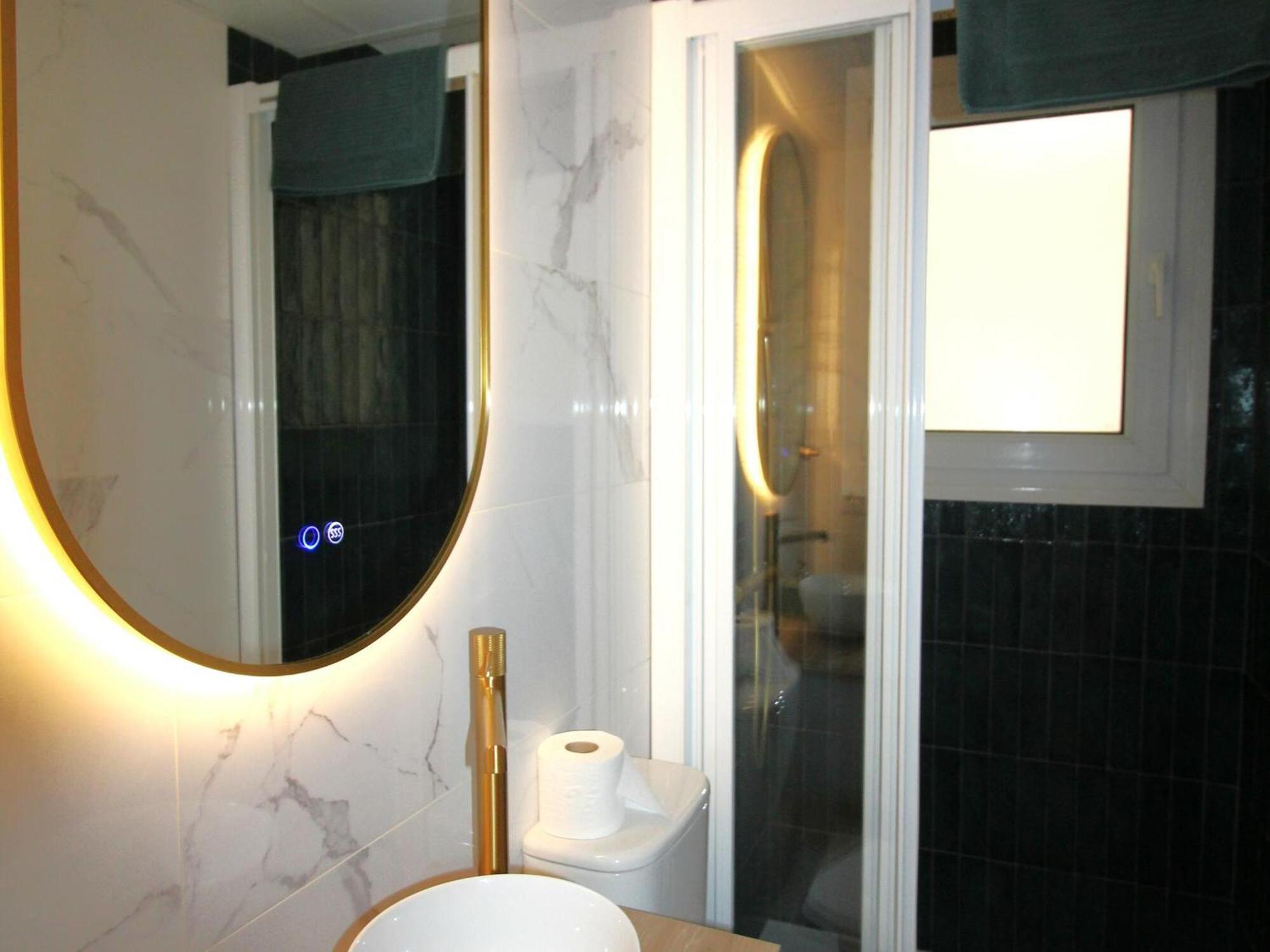 Maritim Ii 2 At.1 - Moderno, Agradable Y Muy Bien Equipado Situado En 1ª Linea De Mar - Es-228-82 Apartamento Llançà