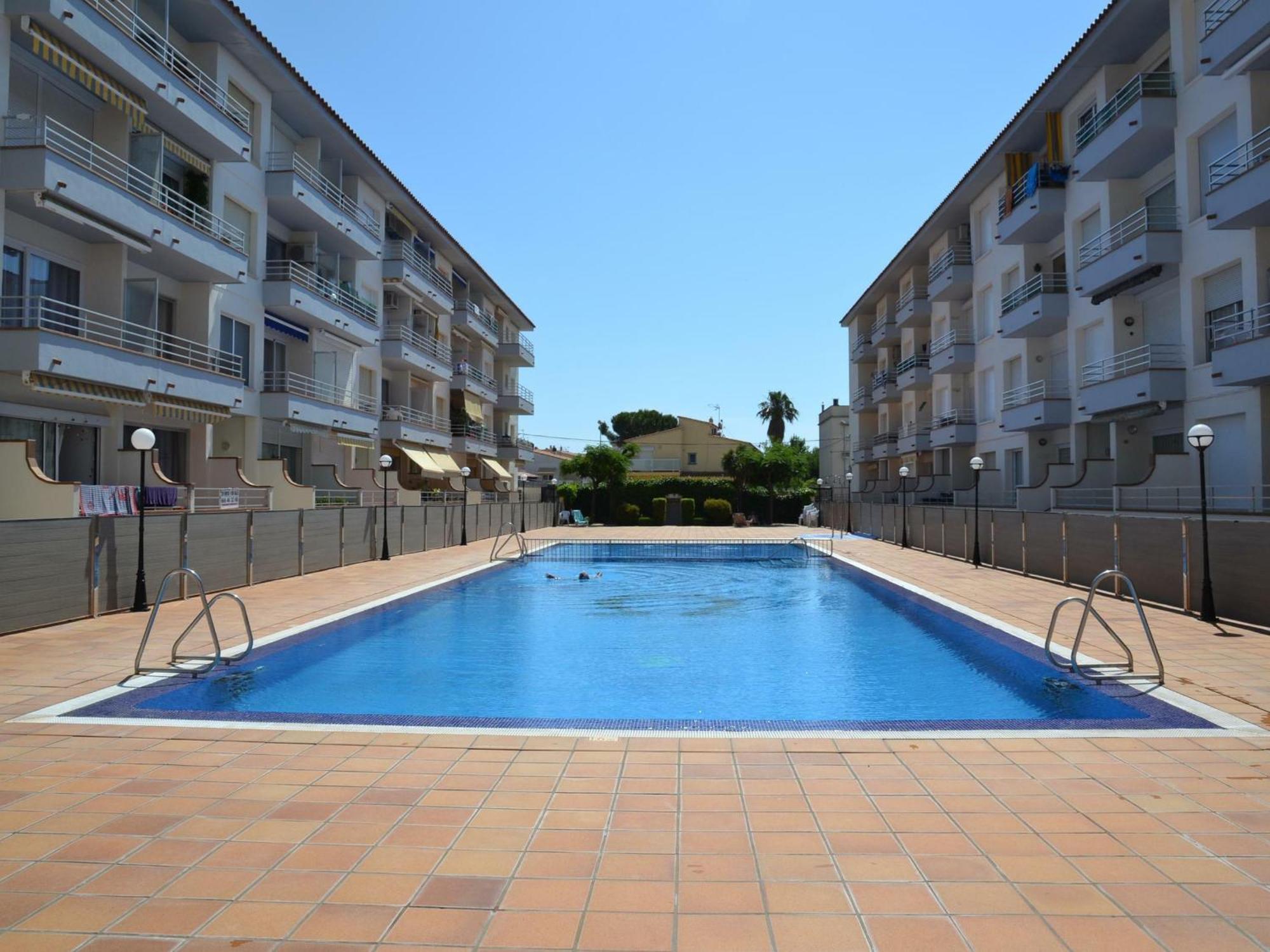Apartamento En Planta Baja Con Piscina, A 600m De Playa Y Centro En - Es-323-39 L'Estartit