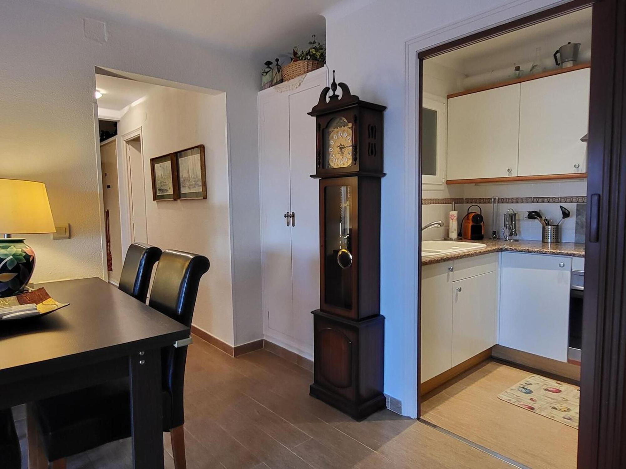 Apartamento En Planta Baja Con Piscina, A 600m De Playa Y Centro En - Es-323-39 *