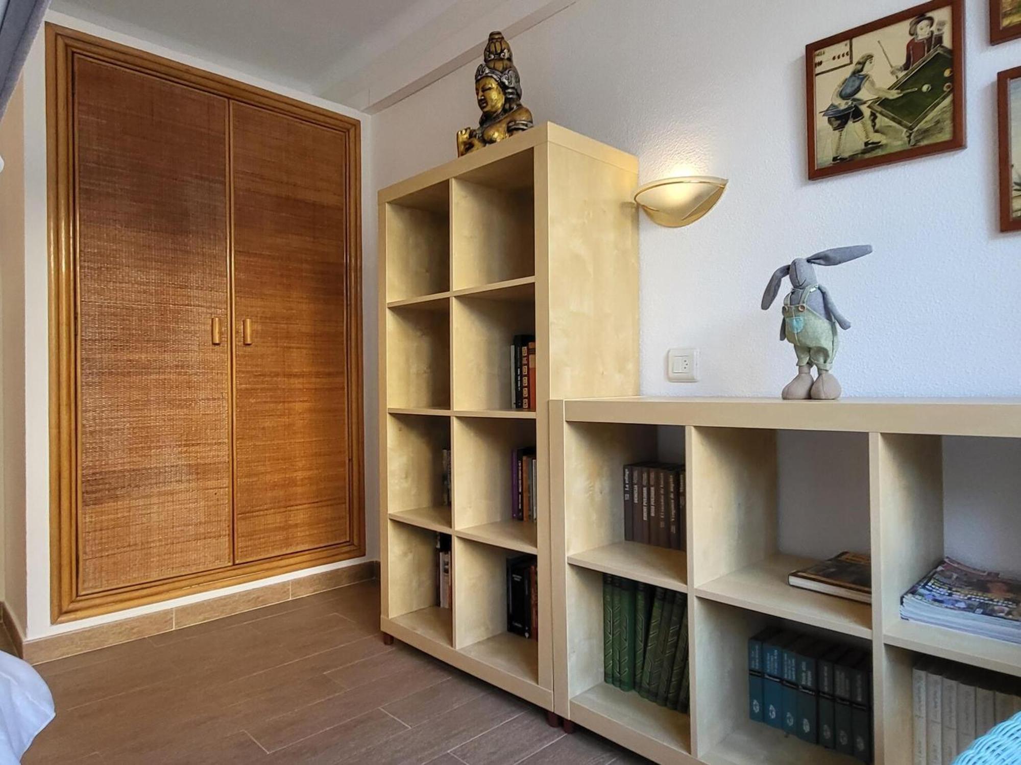 Apartamento En Planta Baja Con Piscina, A 600m De Playa Y Centro En - Es-323-39
