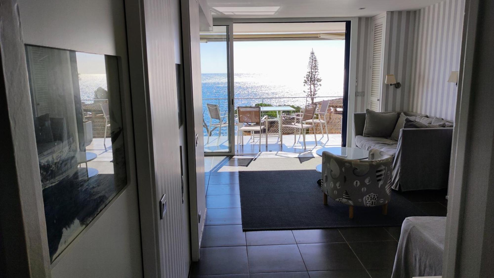 Frente Al Mar En La Mejor Ubicación De Calella Apartamento