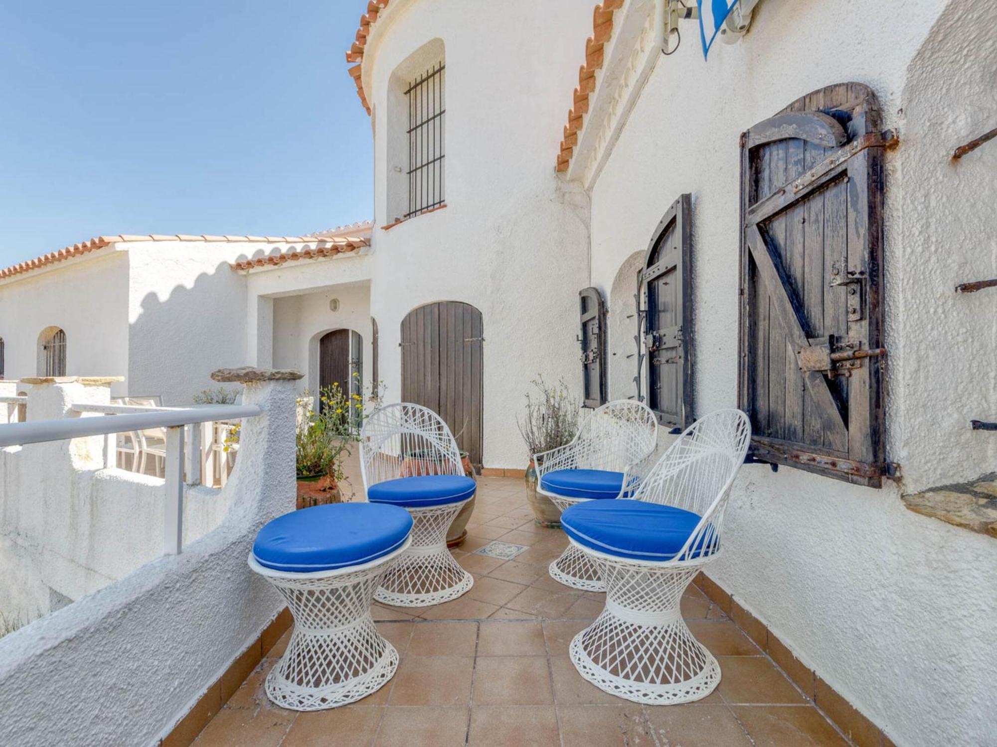 Apto Con Vista Al Mar: Piscina, Barbacoa, Wifi Y Parking En Montgo, L'escala - Es-89-126