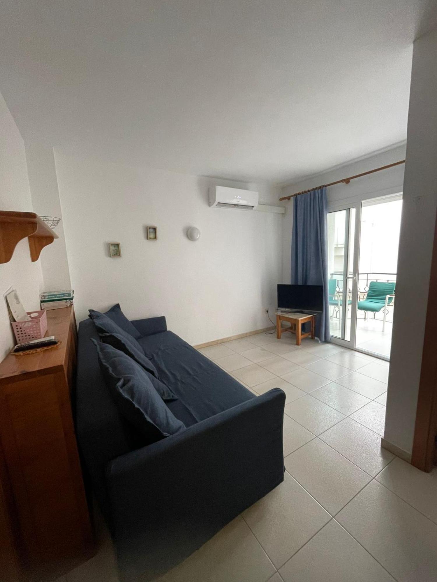 Con Piscina En El Centro De Apartamento Blanes