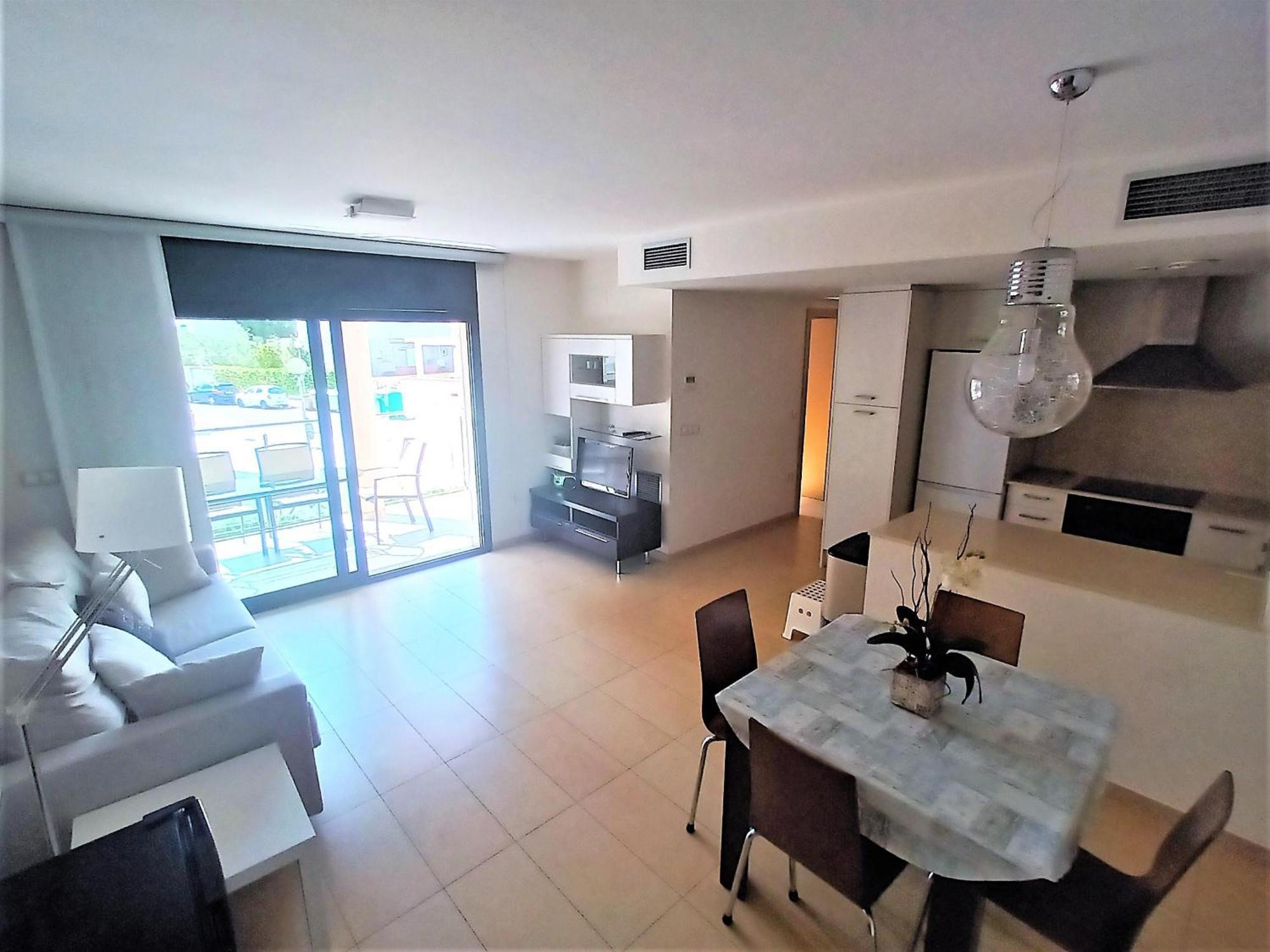 Apartment En Roses: Terraza, A/a, Wifi, Parking, 2ª Linea De Playa - Es-258-89