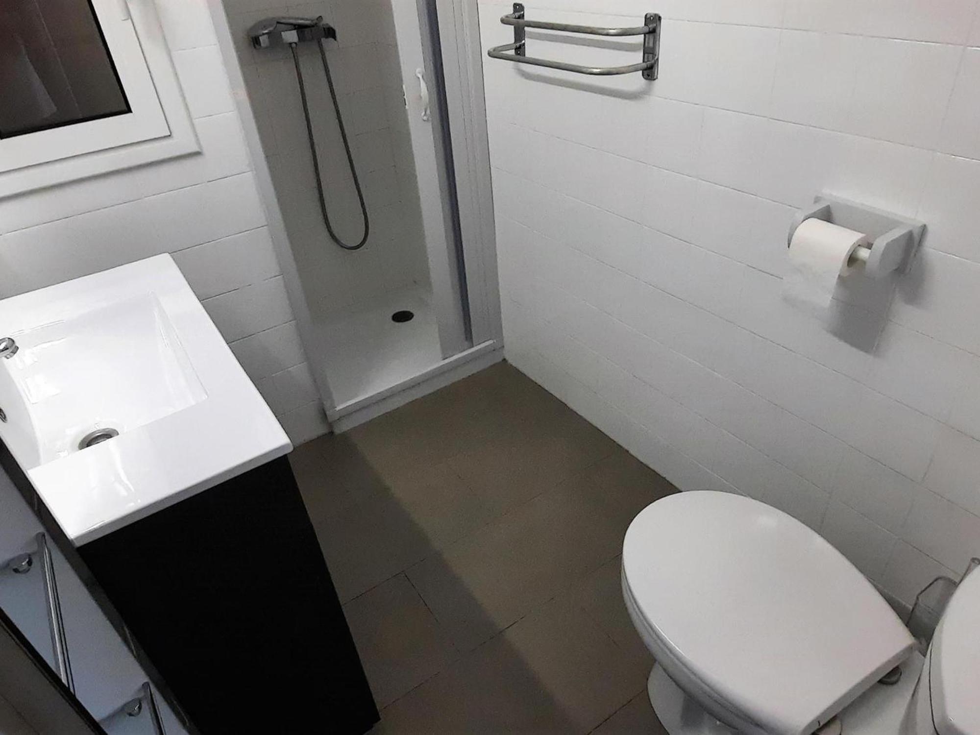 Apartamento Amplio En Planta Baja Con Terraza Y Jardin, Cerca De La Playa Carboneras, - Es-170-1