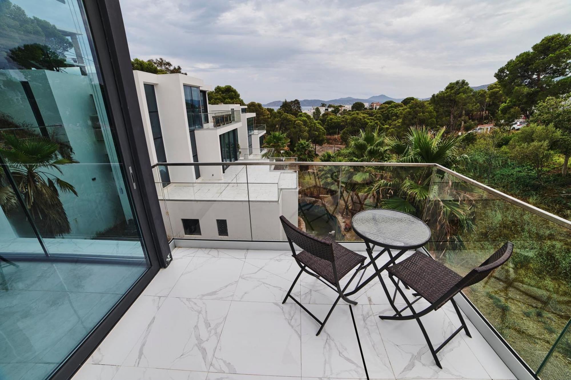 Moderna Welcs Emp-097- Con Piscina Villa *