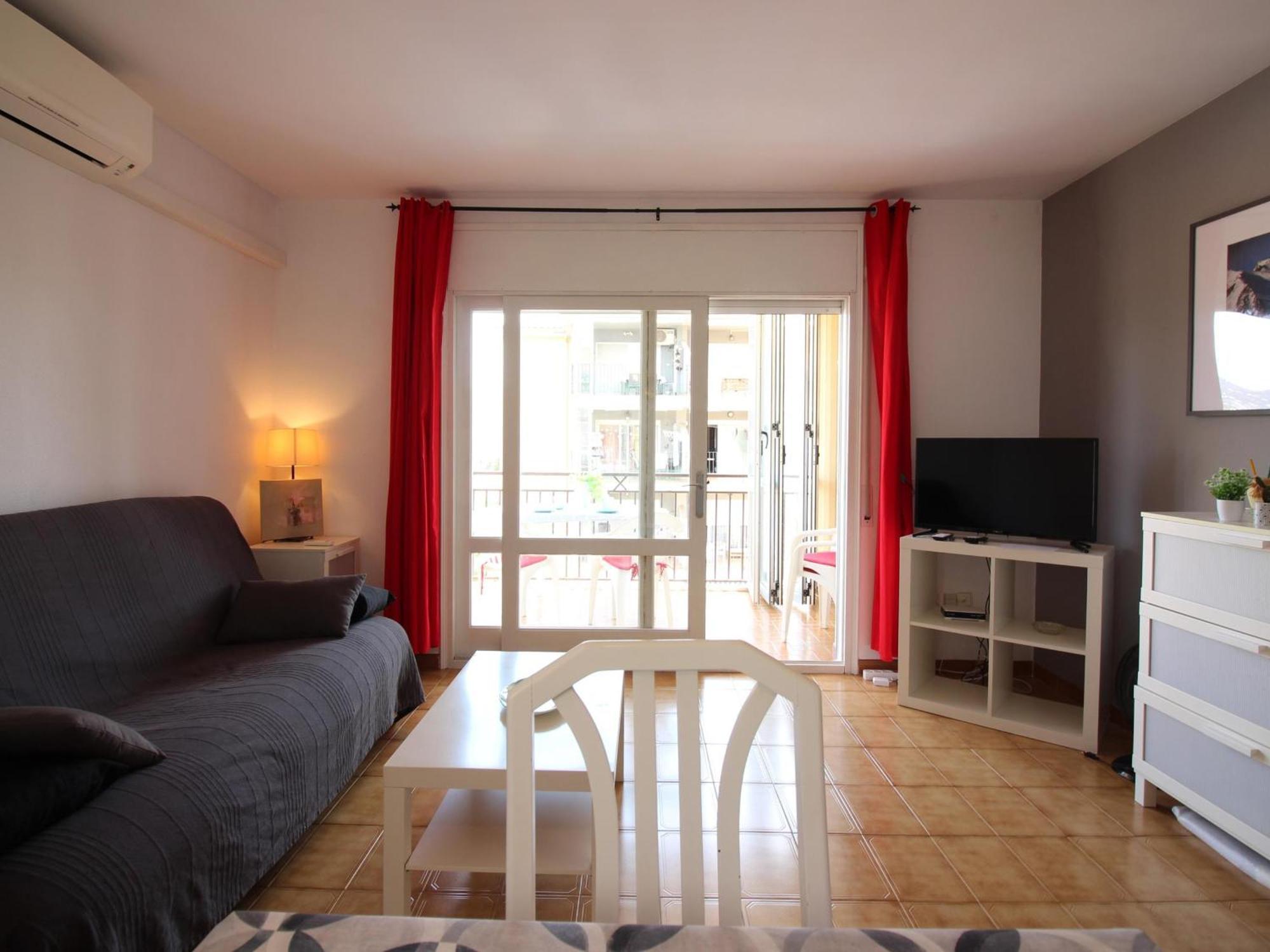 Apartamento Acogedor Cerca De La Playa En Santa Margarita Con A/c, Terraza Y Parking - Es-228-120 Rosas