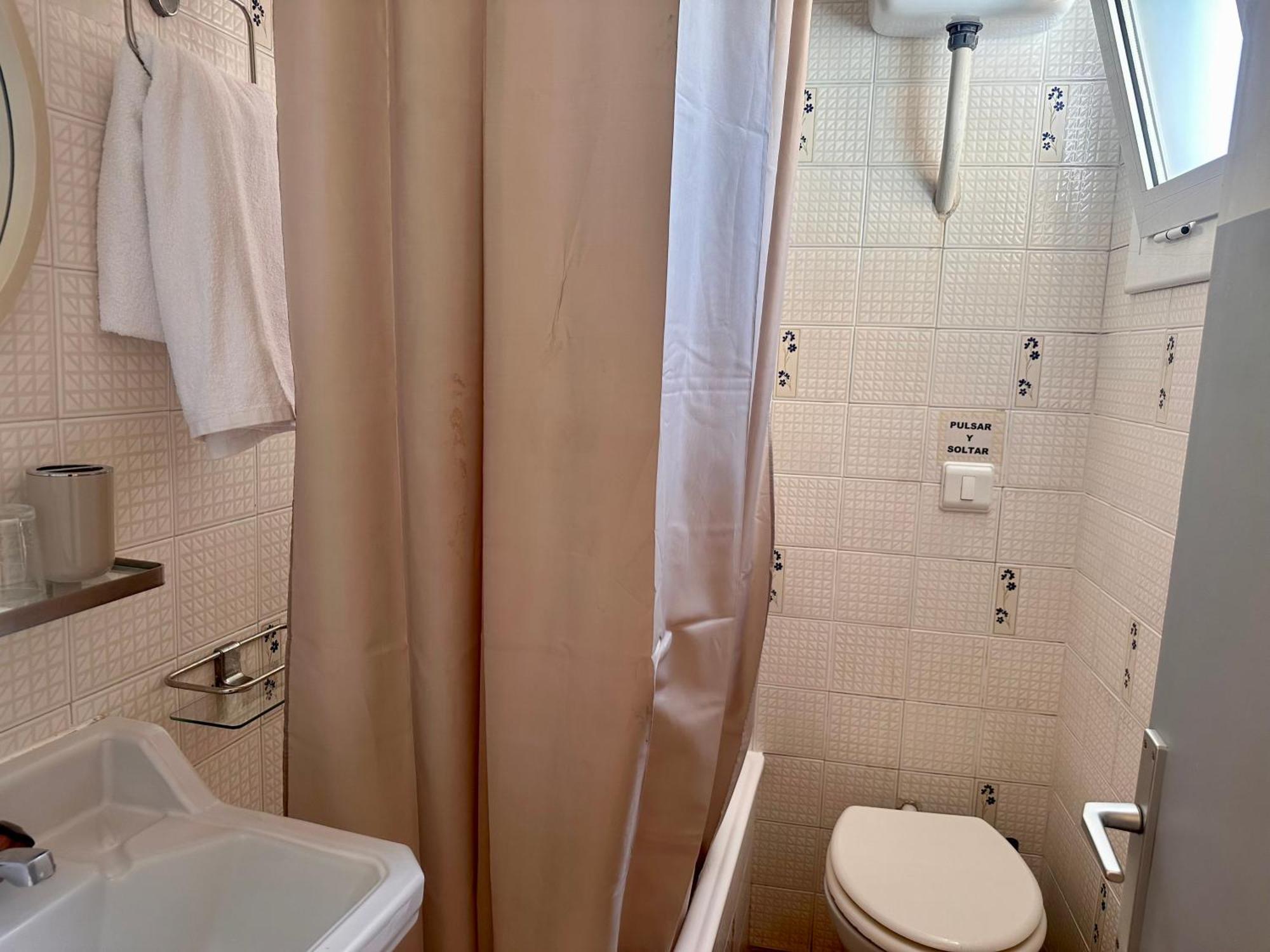 Fonda Can Setmanes Guest house