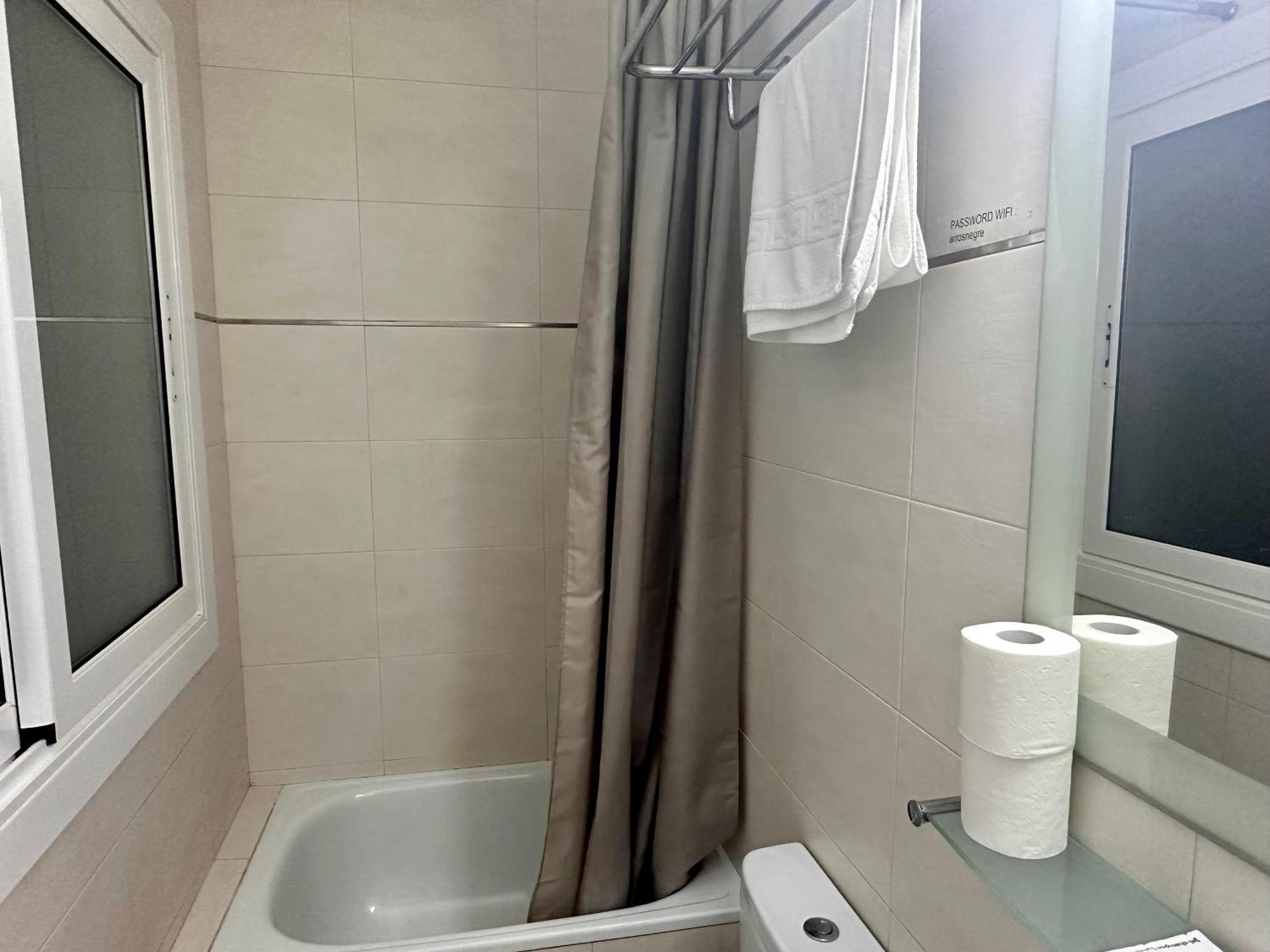 Guest house Fonda Can Setmanes 2*