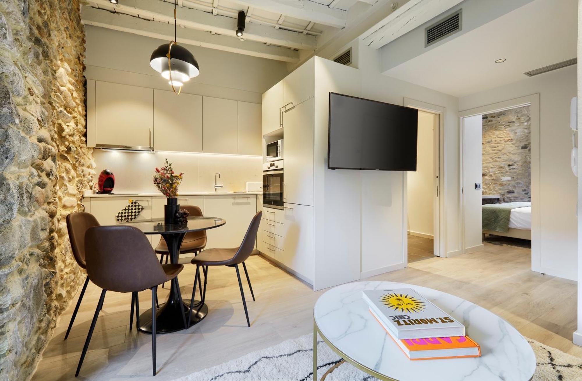 Canvas & Lofts *