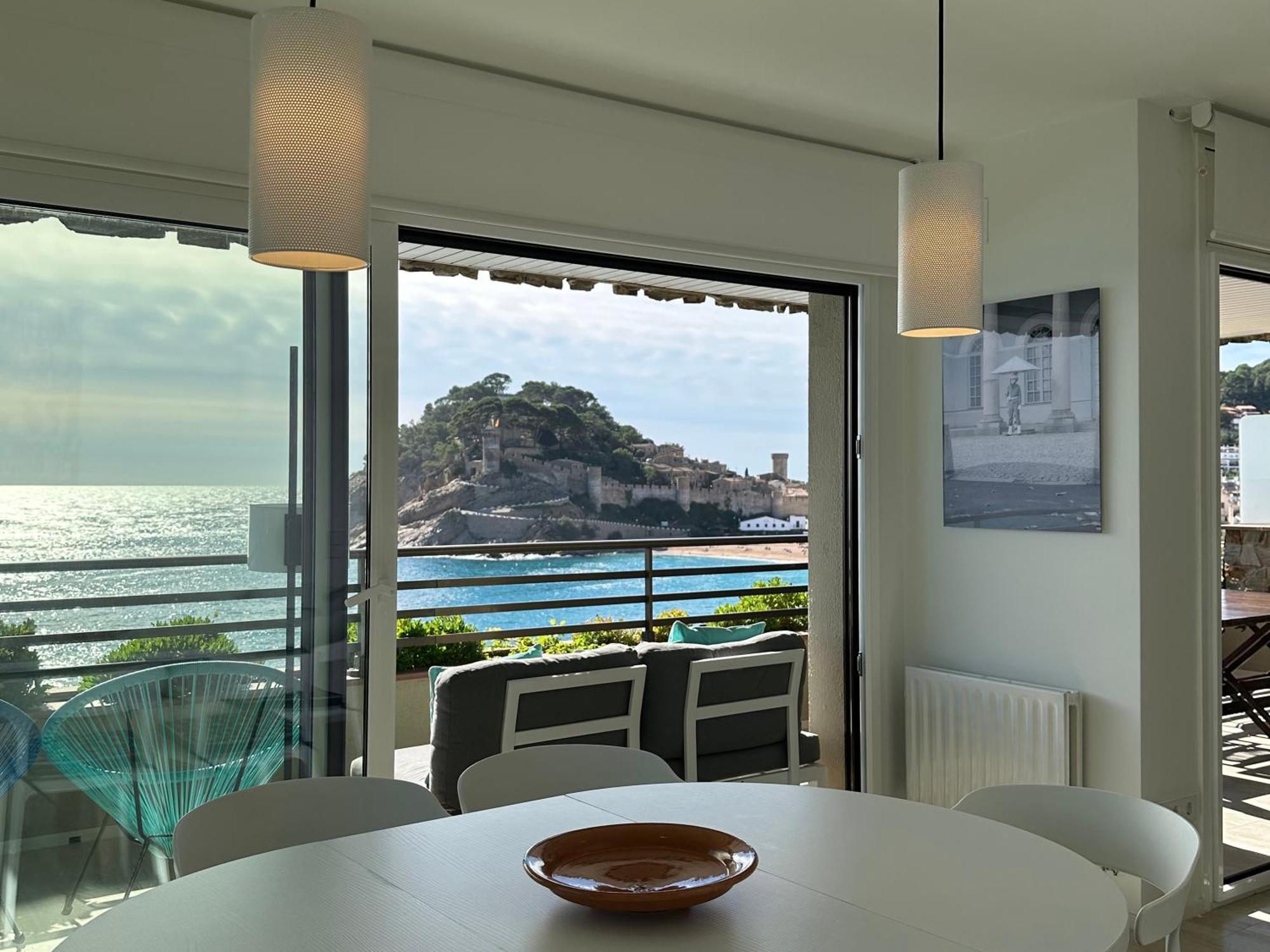 Apartamento Magnificent At The Sea Front Of *