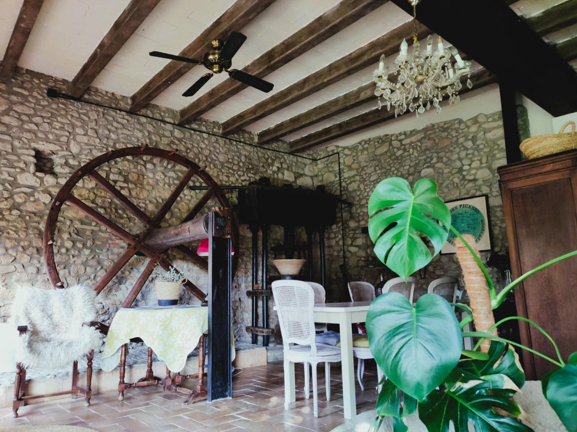 La Masia Costa Brava -adults Only Bed and breakfast Garrigás