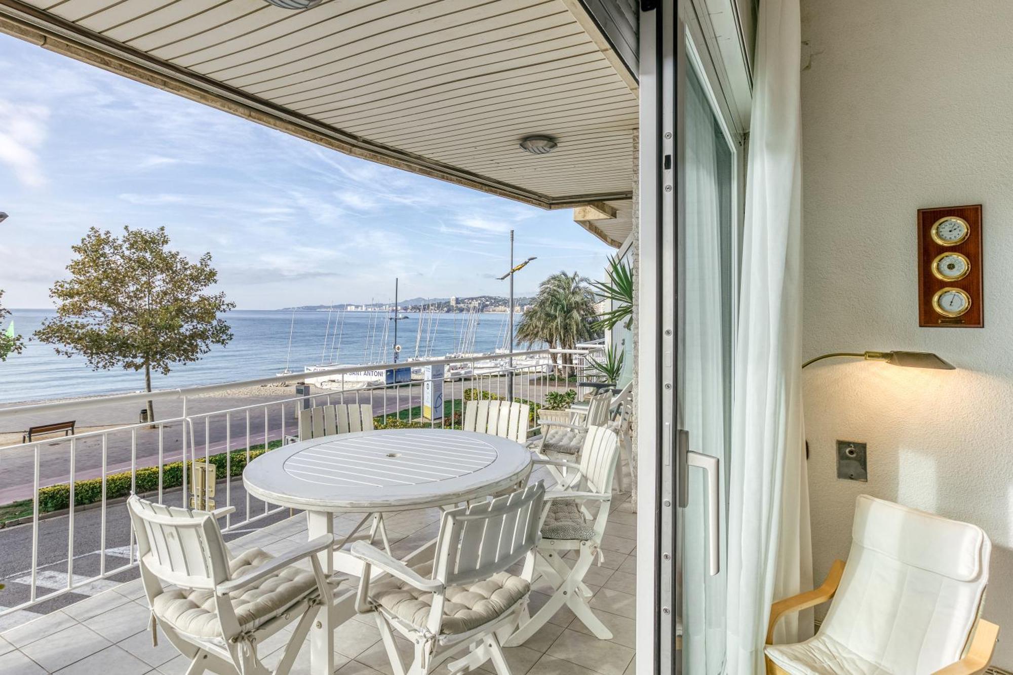Apartment Carrer Del Mar