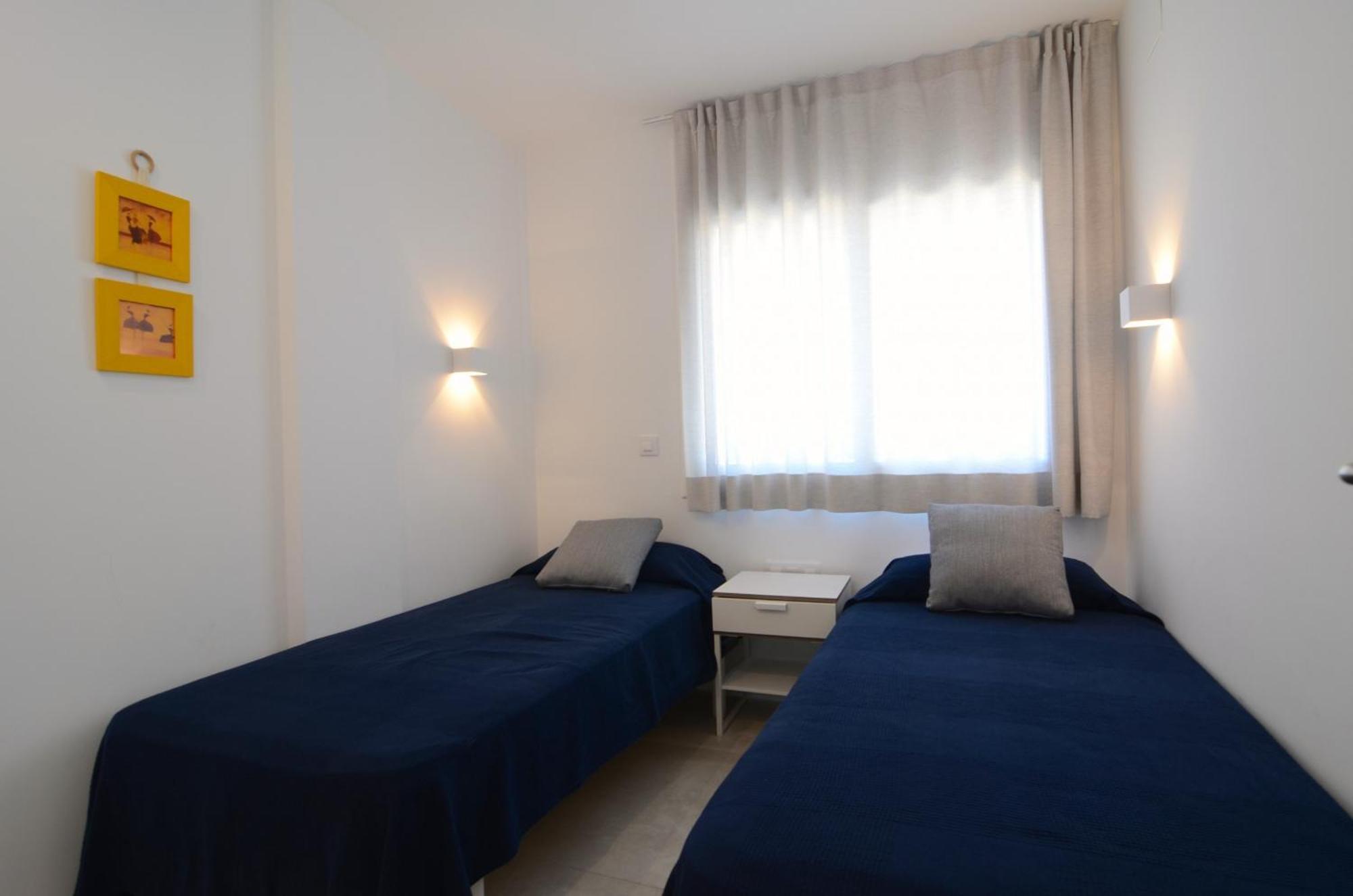 Front Mar -