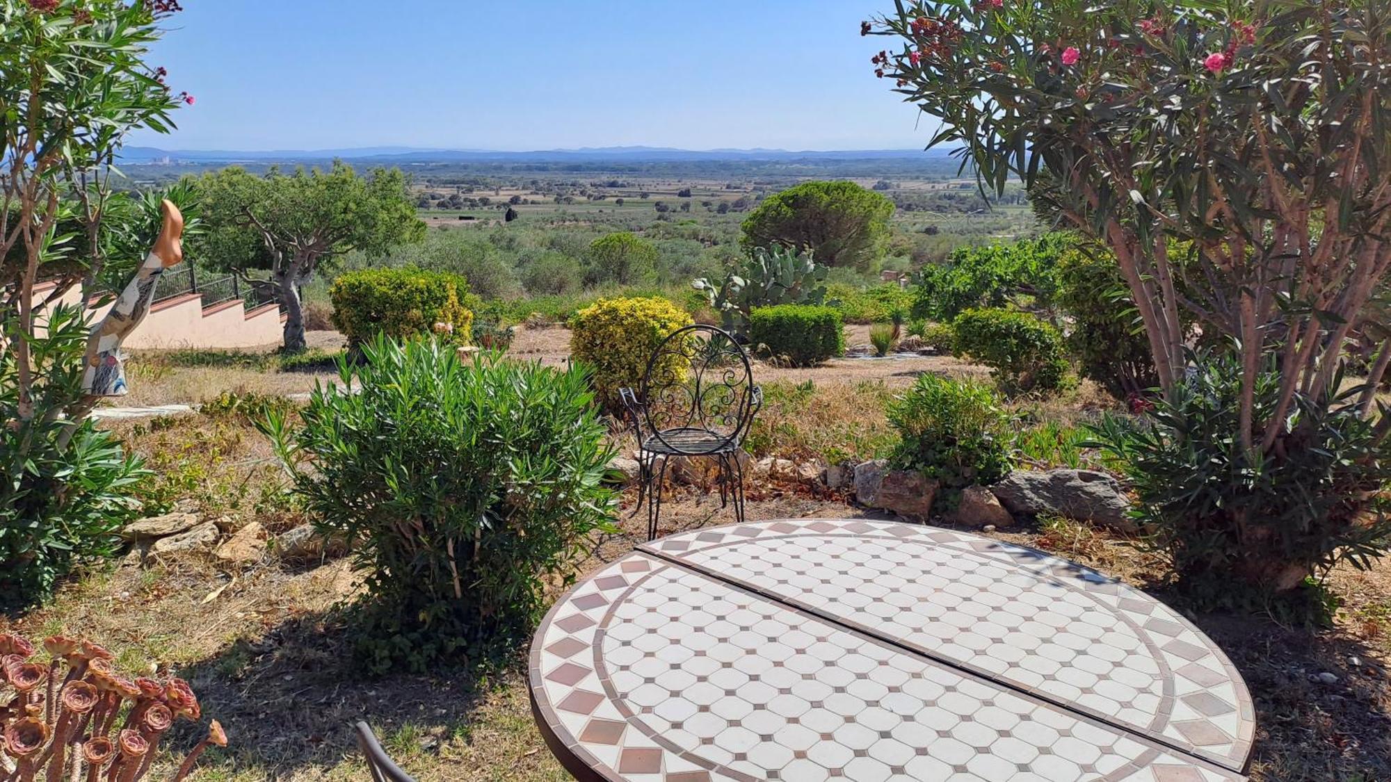 & Panoramic Olivars Bed & Breakfast