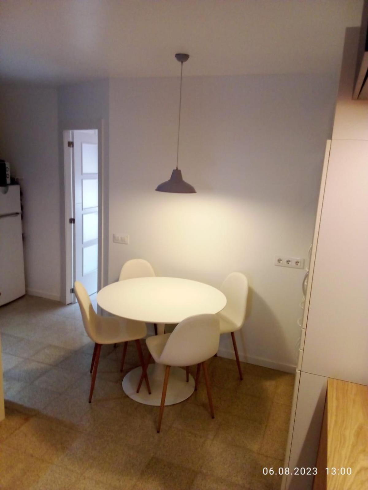 2 Bedroom Large Modern In Old Town 50m From The Beach! Apartamento *