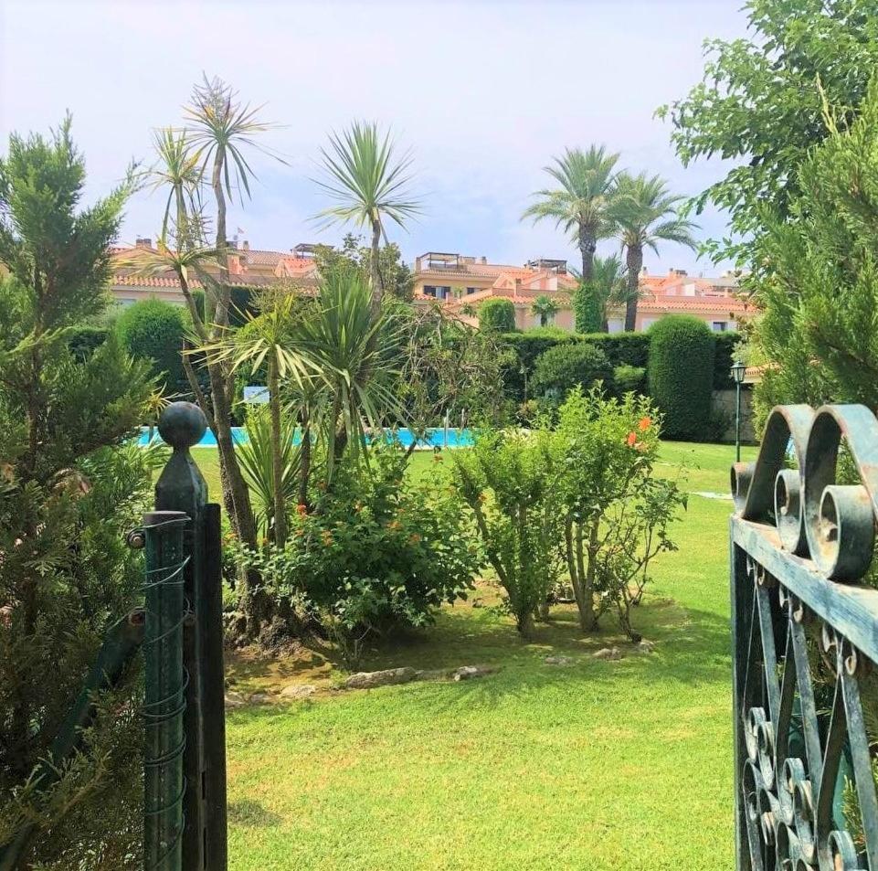 En Platja Sant Pol S'agaro Con Pisicina Y Jardin *