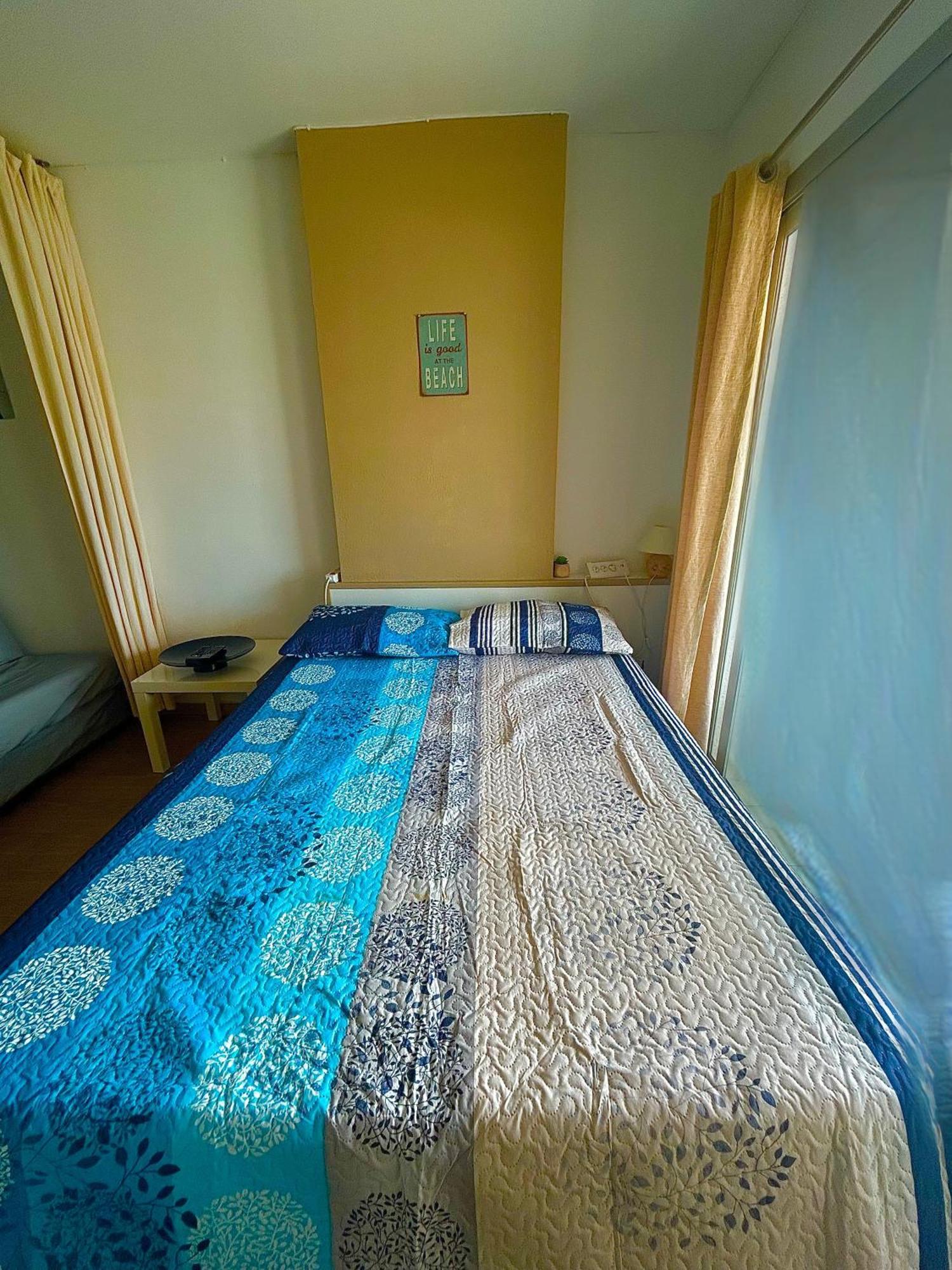 A Perte De Vue Linge De Maison Fournie *