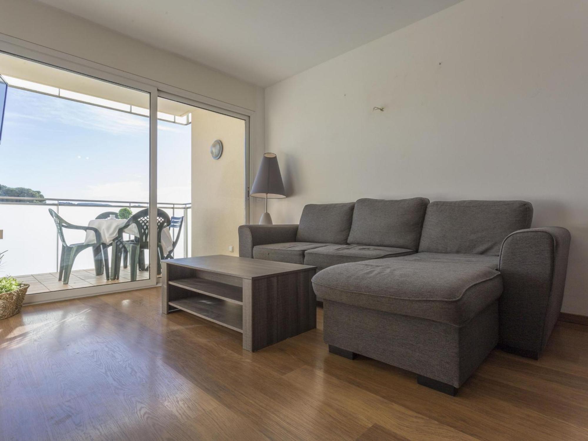 A 30m De La Playa De Riells, 4 Personas, Con Terraza Y Parking. - Es-325-14