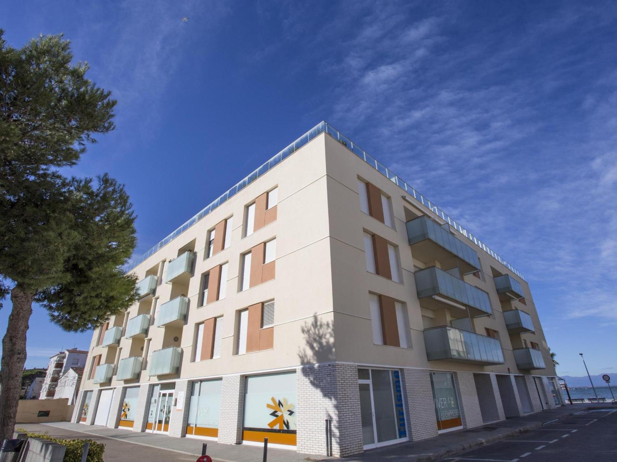 A 30m De La Playa De Riells, 4 Personas, Con Terraza Y Parking. - Es-325-14 Apartment