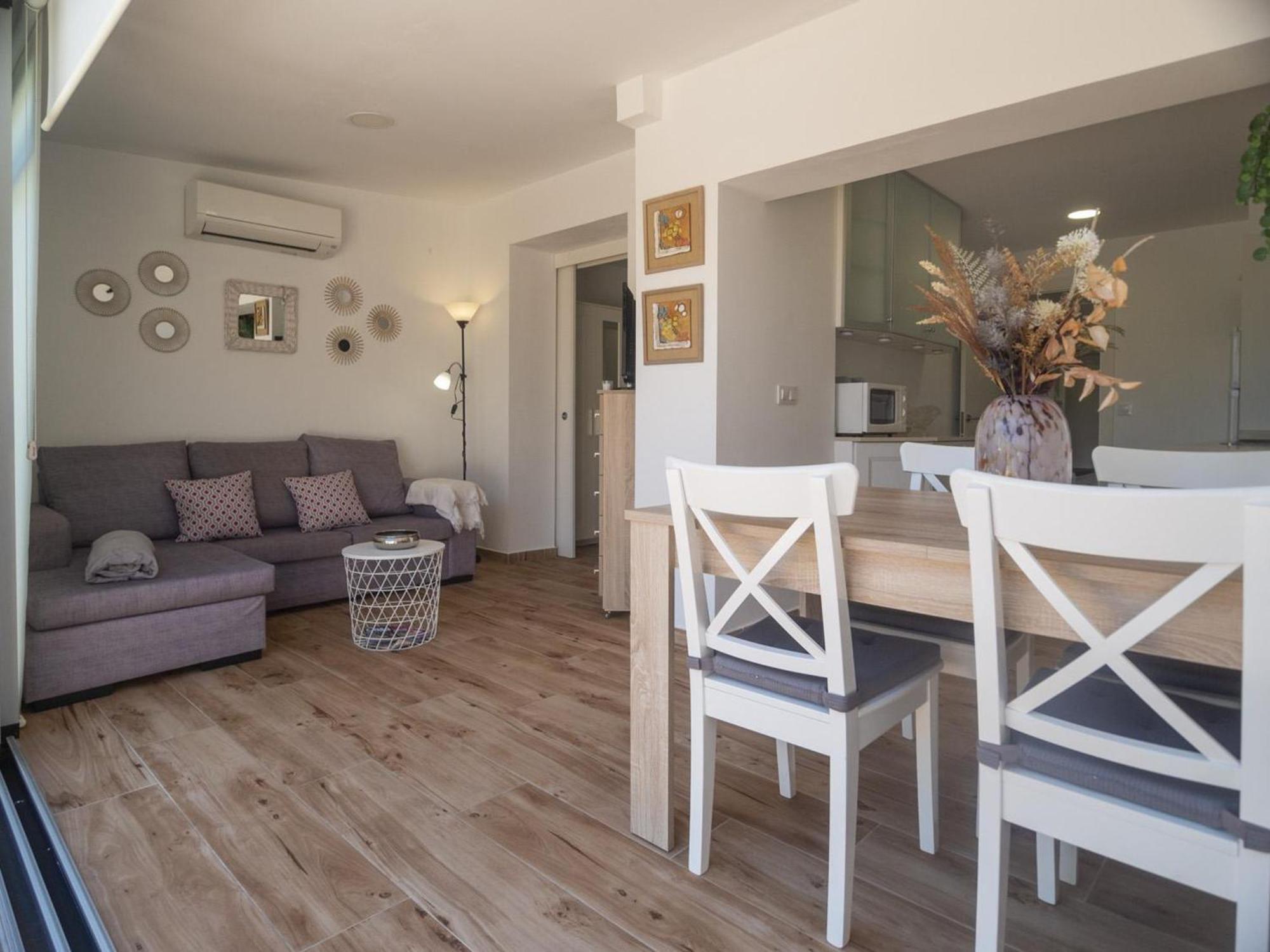 Renovado Con Terraza, A Pasos De La Playa De Riells, ¡ideal Parejas! - Es-325-29