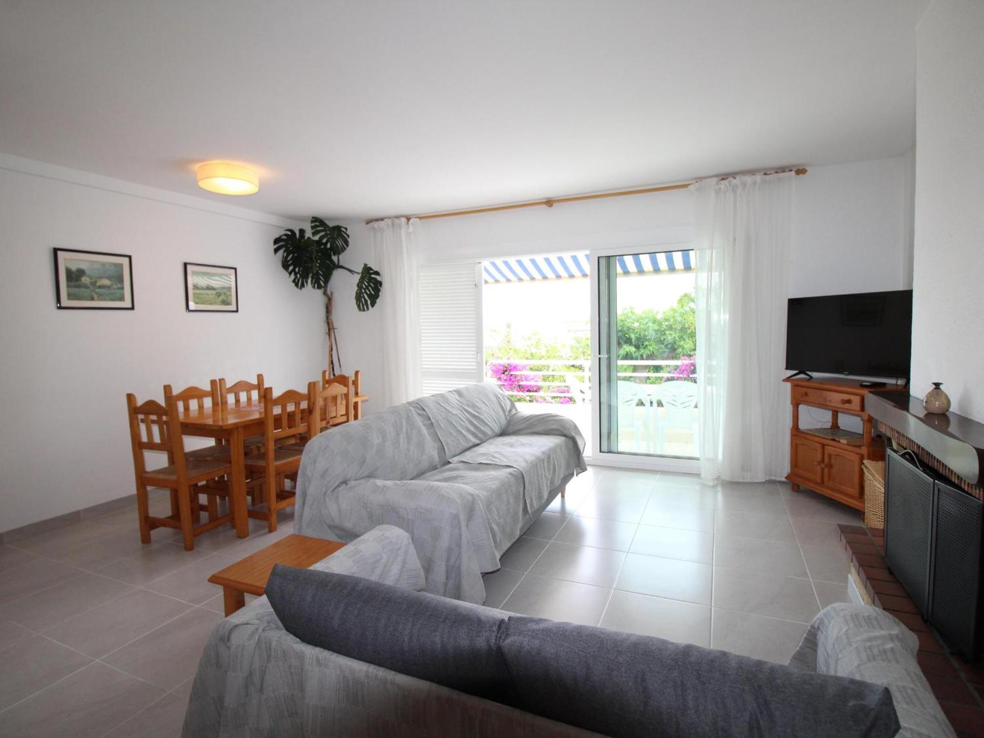 Apartamento Amplio Y Luminoso En Grifeu, Terraza, Jardin Y A 200m De La Playa - Es-228-155 Llançà