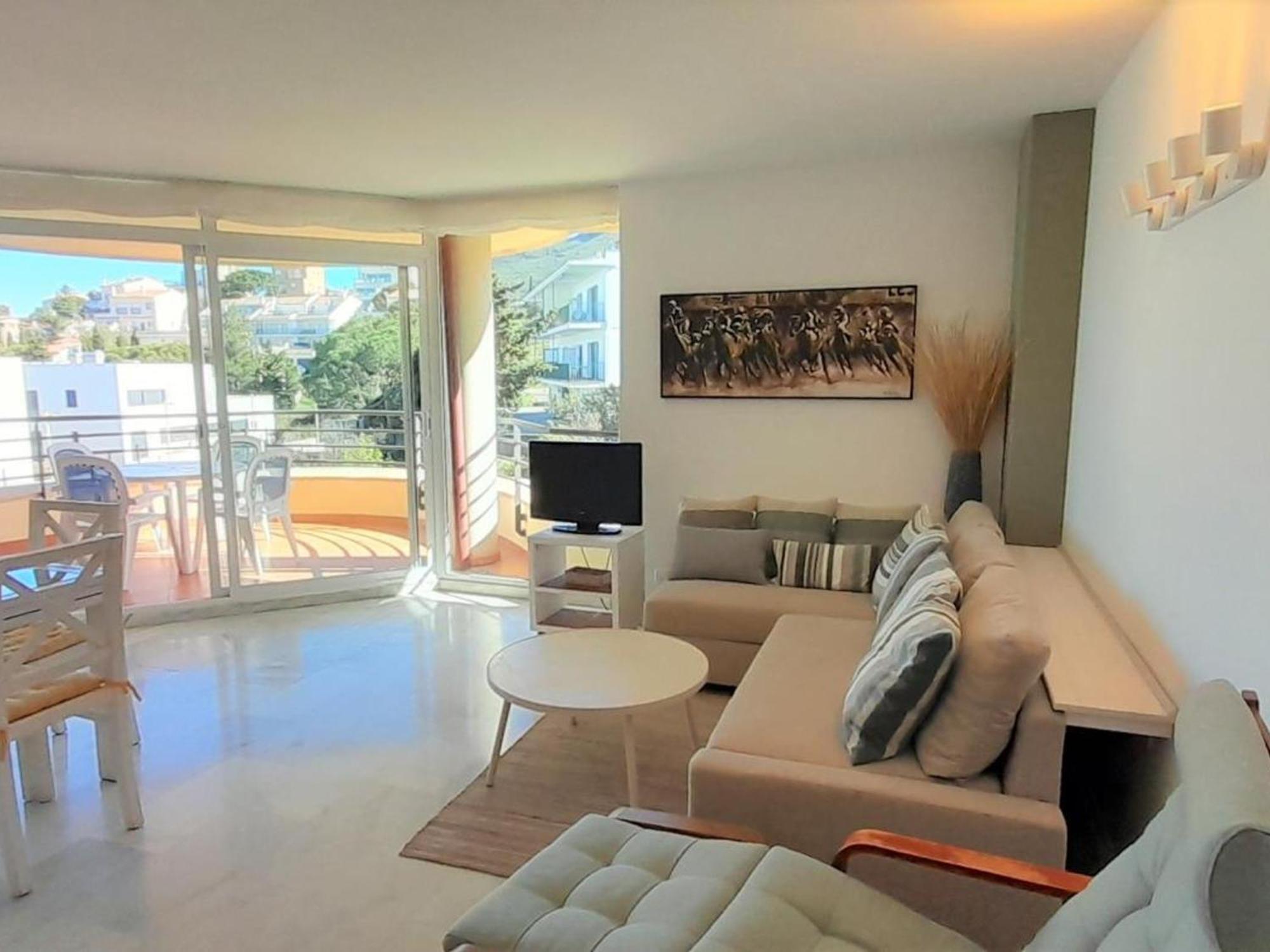 Moderno En Tonyines, 2 Habitaciones, Parking, Cerca De La Playa - Es-170-48 Llanca
