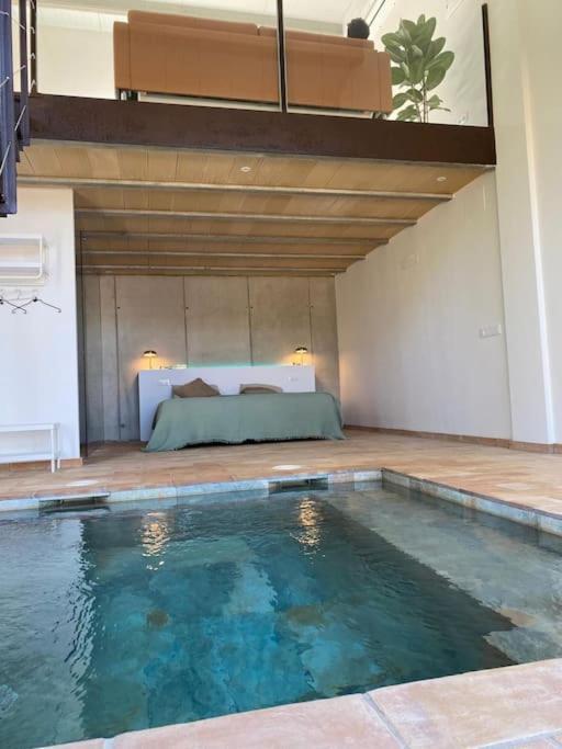 Casa Con Piscina Interior En Tamariu, Calella De Villa *