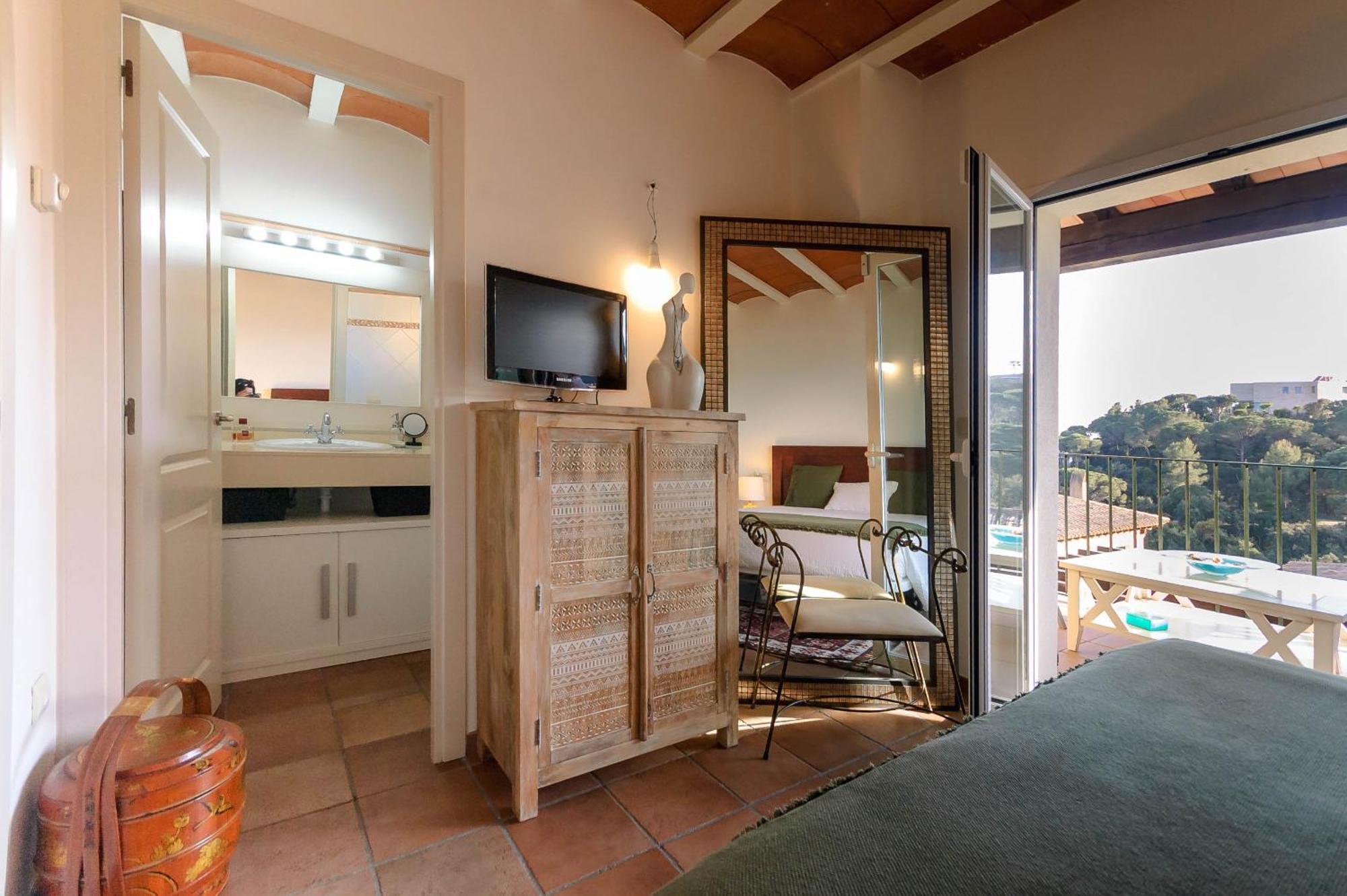Villa Lets Holidays Luxury House In Cala Llevado 2 *