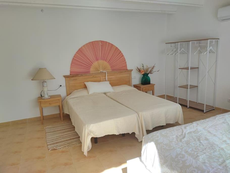 Grande Bambu, Cala Montgo *
