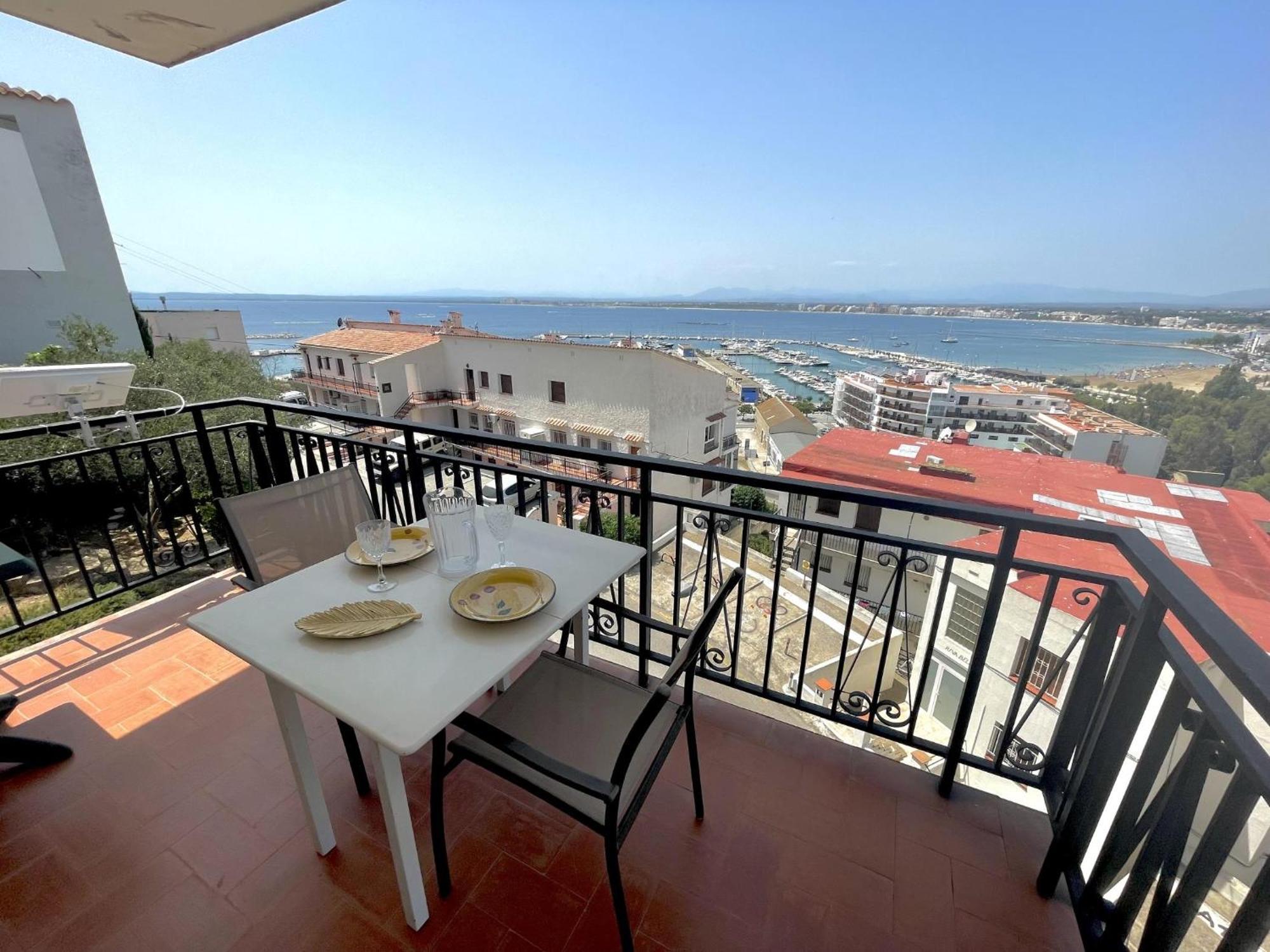 Marineu Apartment *