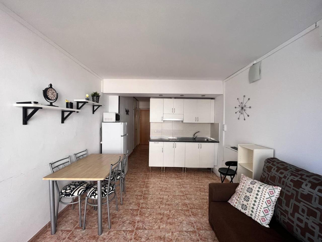 Estudio Con Tres Piscinas Comunitarias Y Pista De Tenis Apartamento