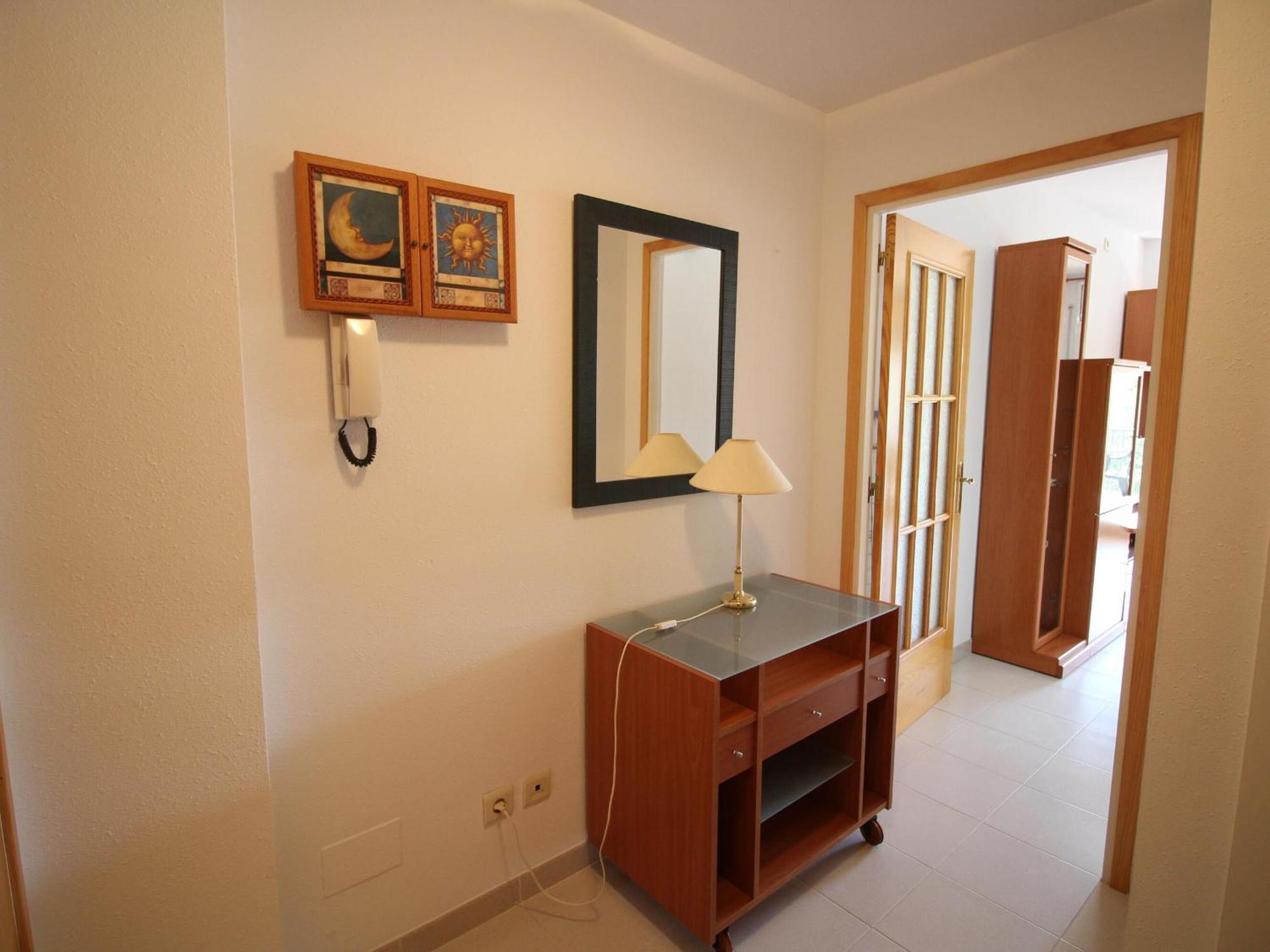 Apartment Con Terraza A 150 M De La Playa De Grifeu, Ideal 4 Personas - Es-228-50 Llanca