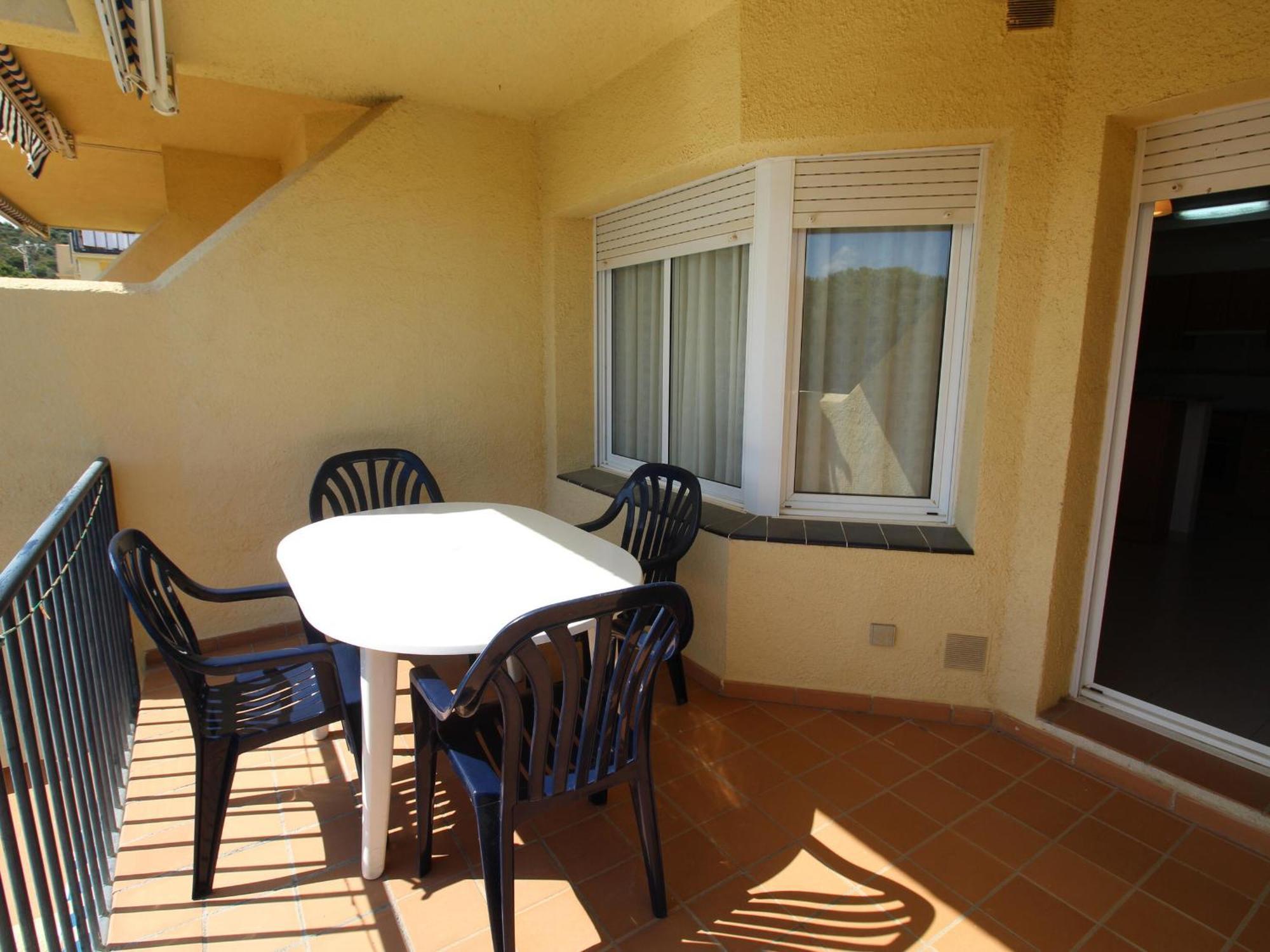 Con Terraza A 150 M De La Playa De Grifeu, Ideal 4 Personas - Es-228-50 Llanca
