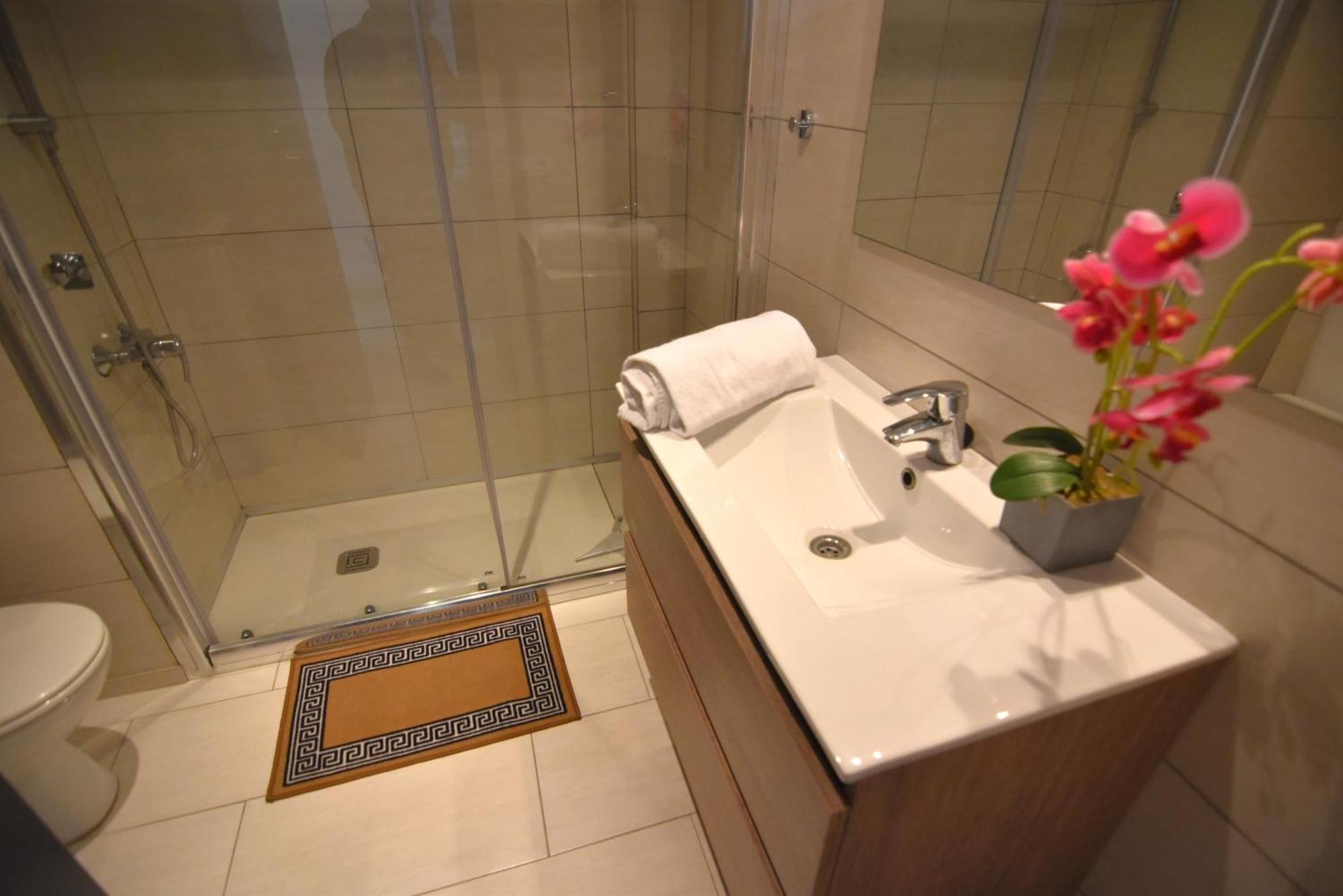 Rnet - Symar - Apartment Roses
