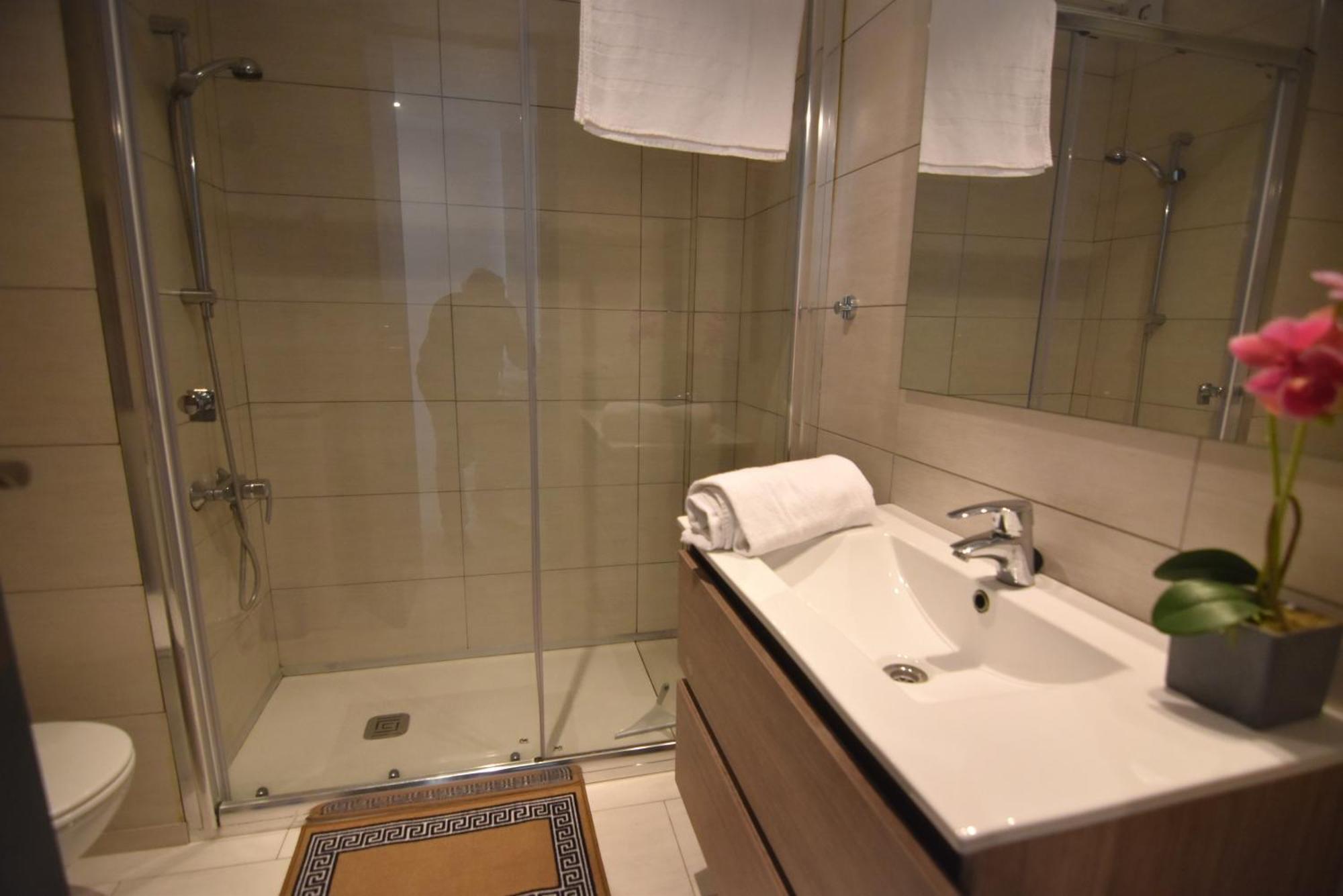 Rnet - Symar - Apartment Roses