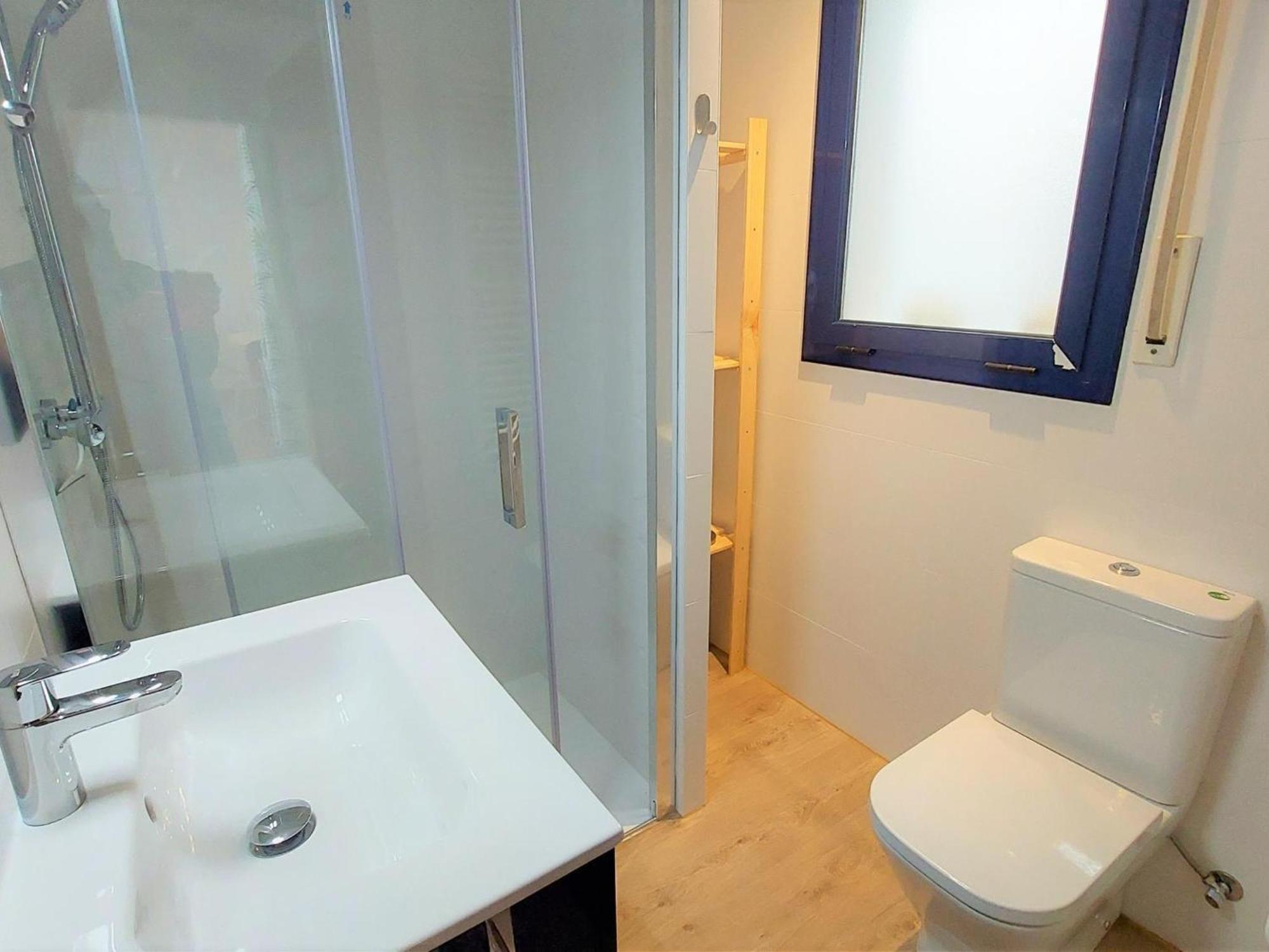 En Llanca: 2 Habitaciones, Terraza, Frente A La Playa Del Port, ¡mascotas Bienvenidas! - Es-170-78 Apartment Llanca