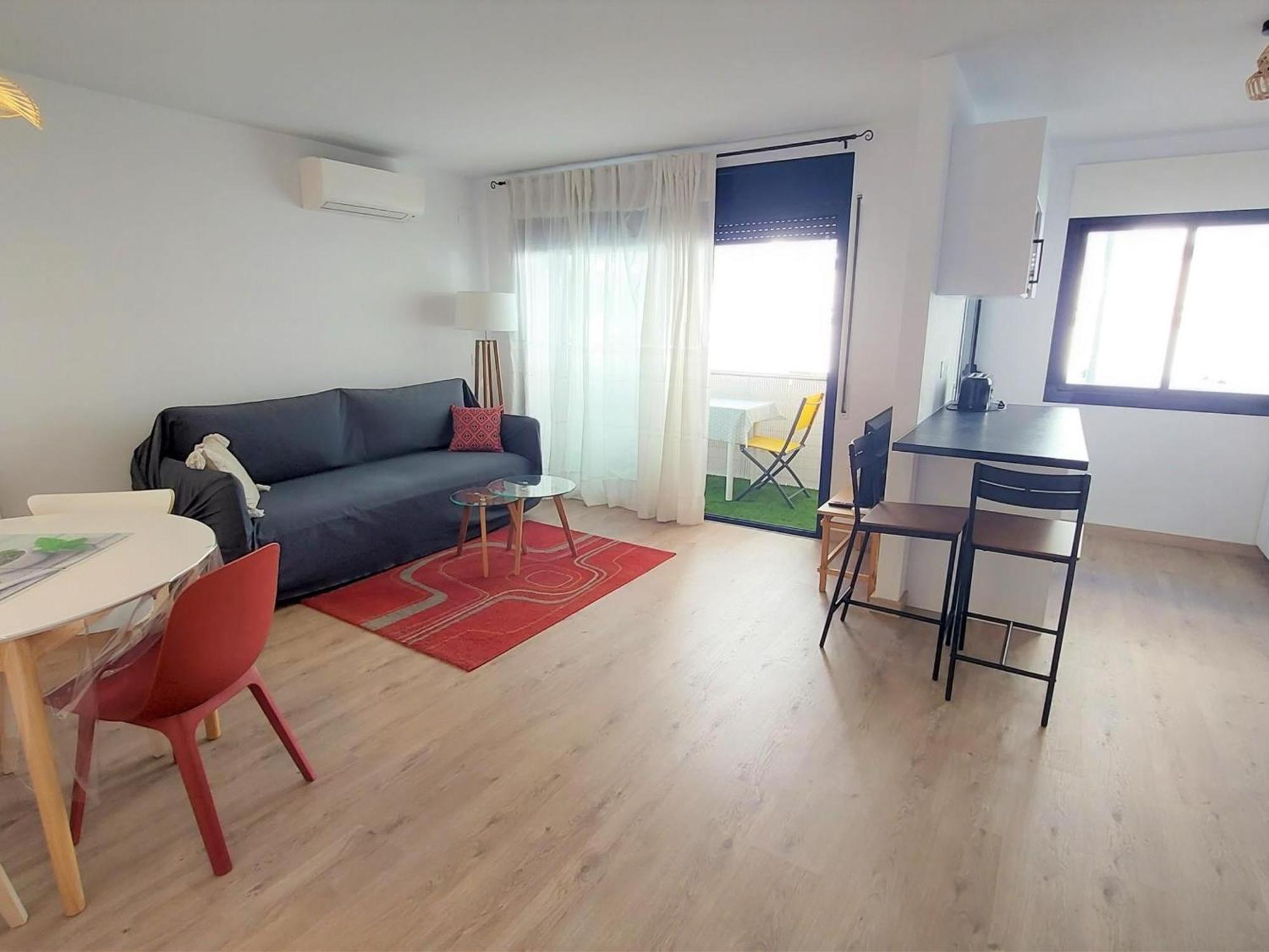 En Llanca: 2 Habitaciones, Terraza, Frente A La Playa Del Port, ¡mascotas Bienvenidas! - Es-170-78 * Llanca